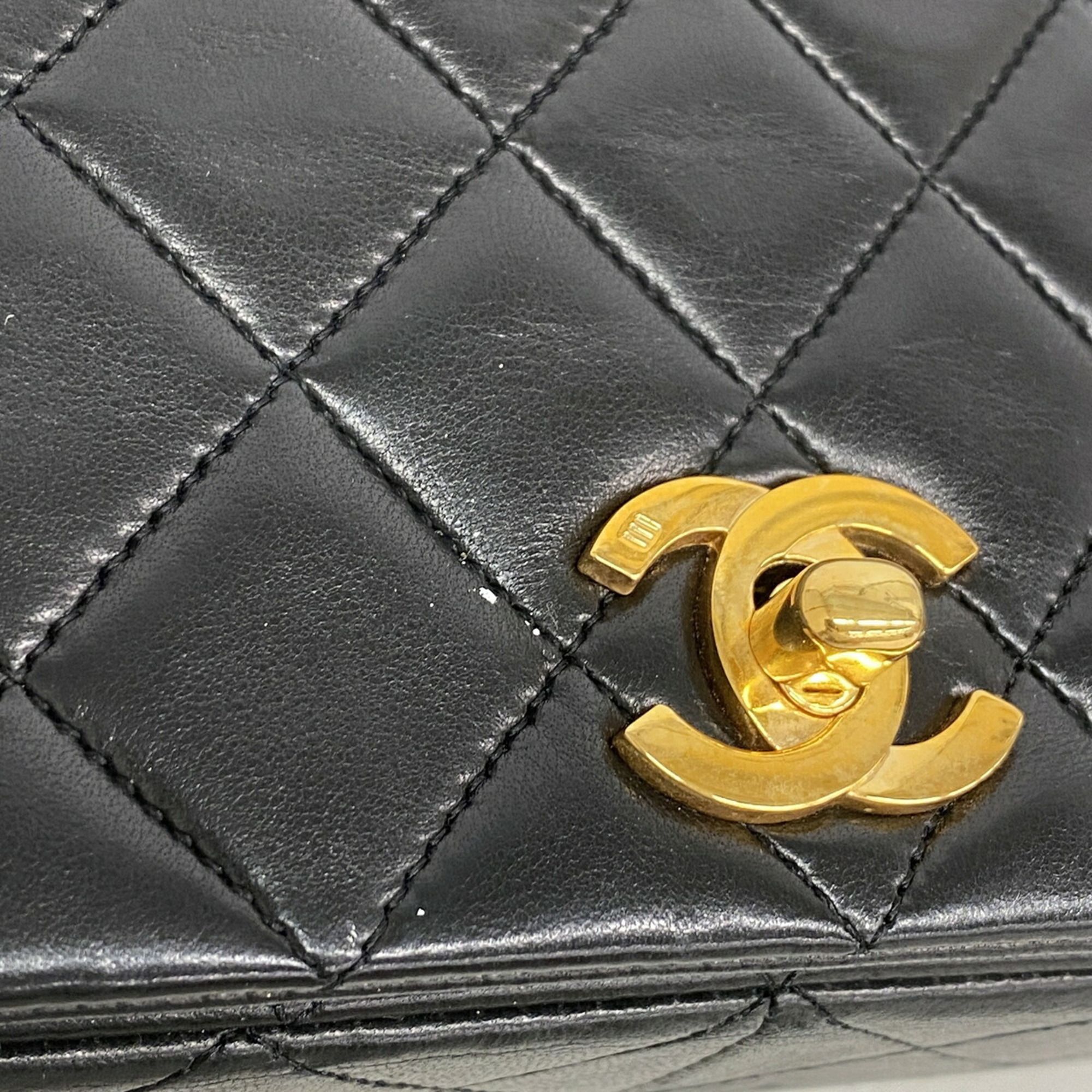 Leather Shoulder Bag (Pre-Owned) - Chanel - Modalova