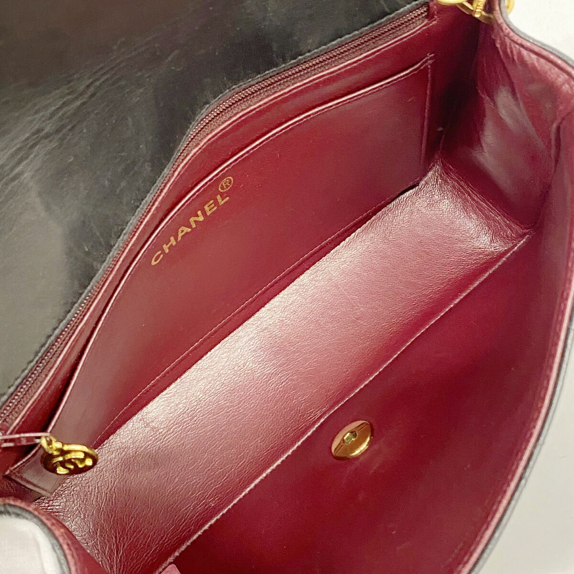 Leather Shoulder Bag (Pre-Owned) - Chanel - Modalova
