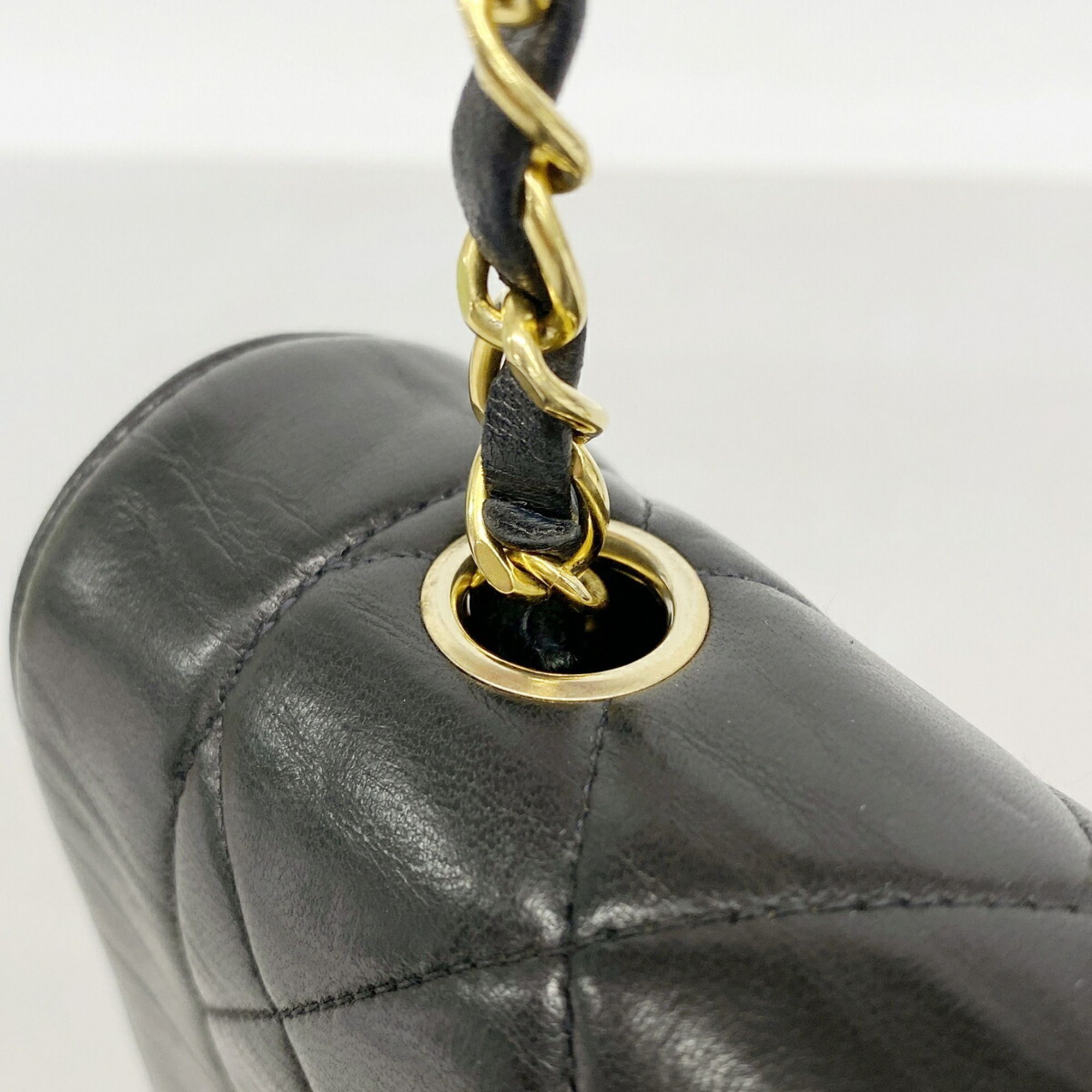 Leather Shoulder Bag (Pre-Owned) - Chanel - Modalova