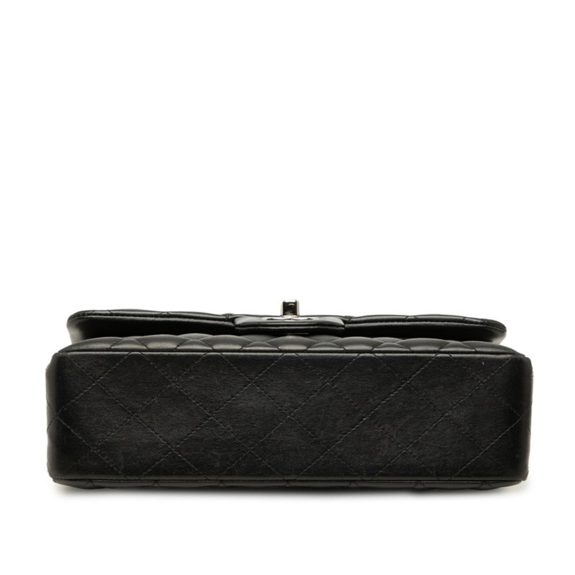 Leather Shoulder Bag (Pre-Owned) - Chanel - Modalova