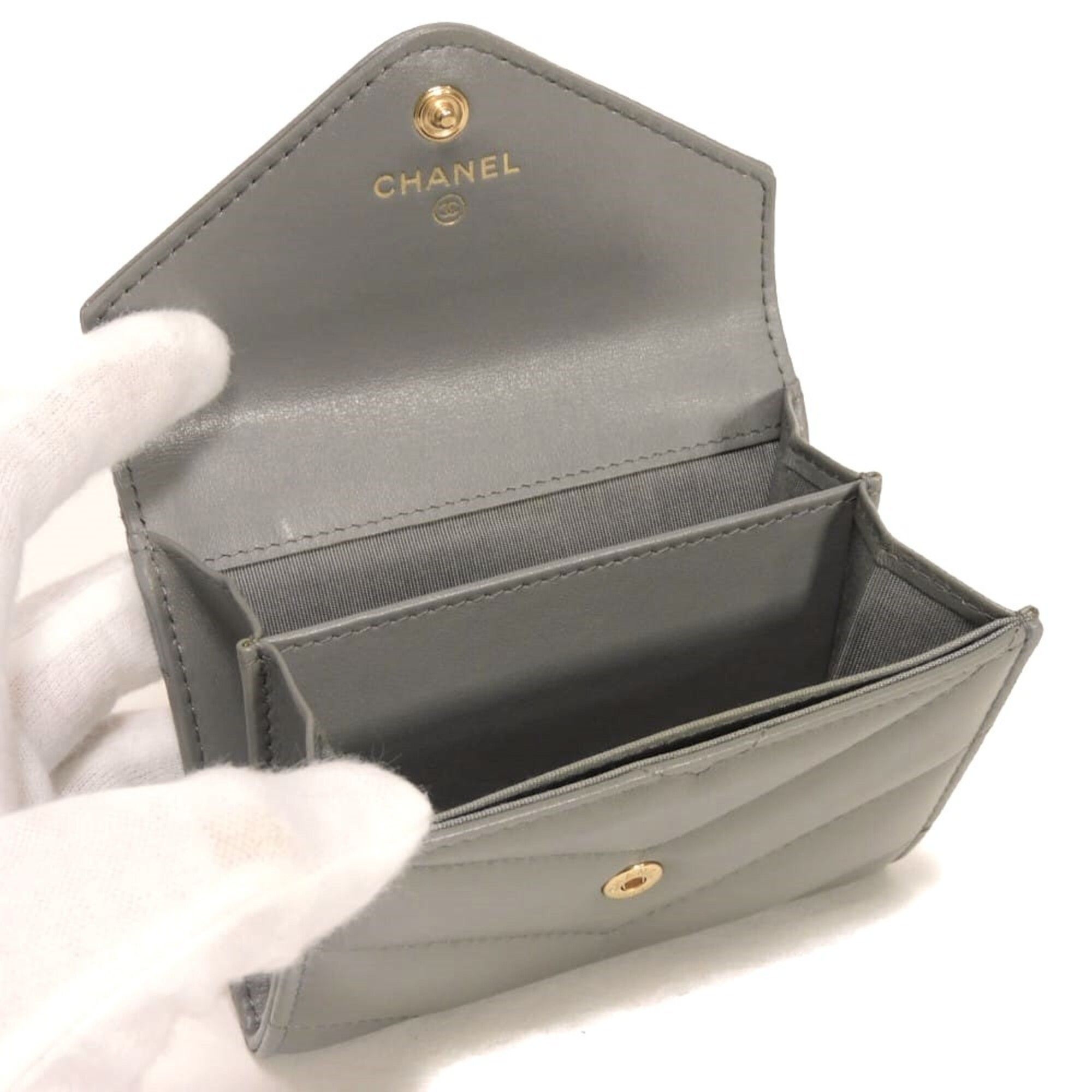 Leather Wallet (Bi-Fold) (Pre-Owned) - Chanel - Modalova