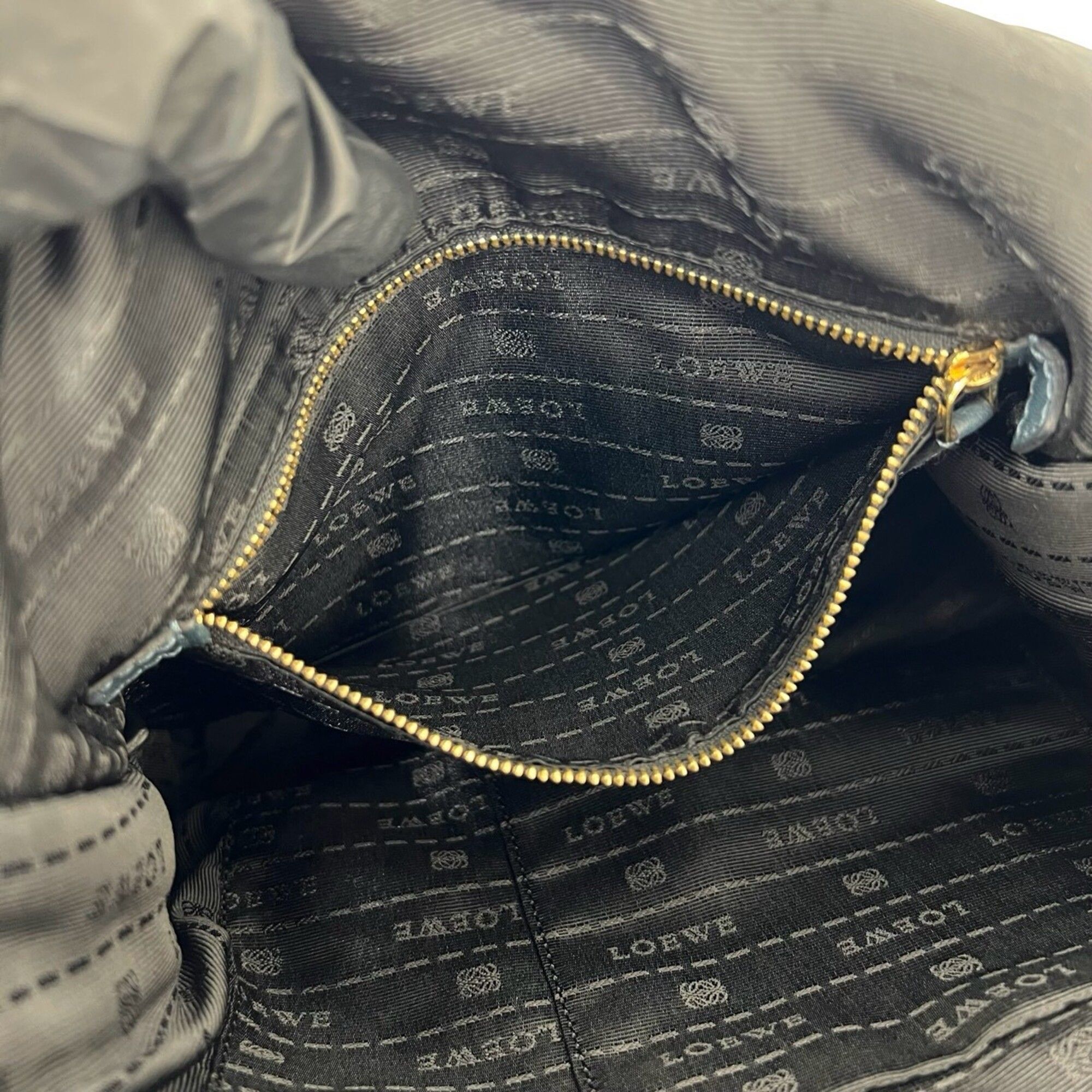 Leather Shoulder Bag (Pre-Owned) - Loewe - Modalova
