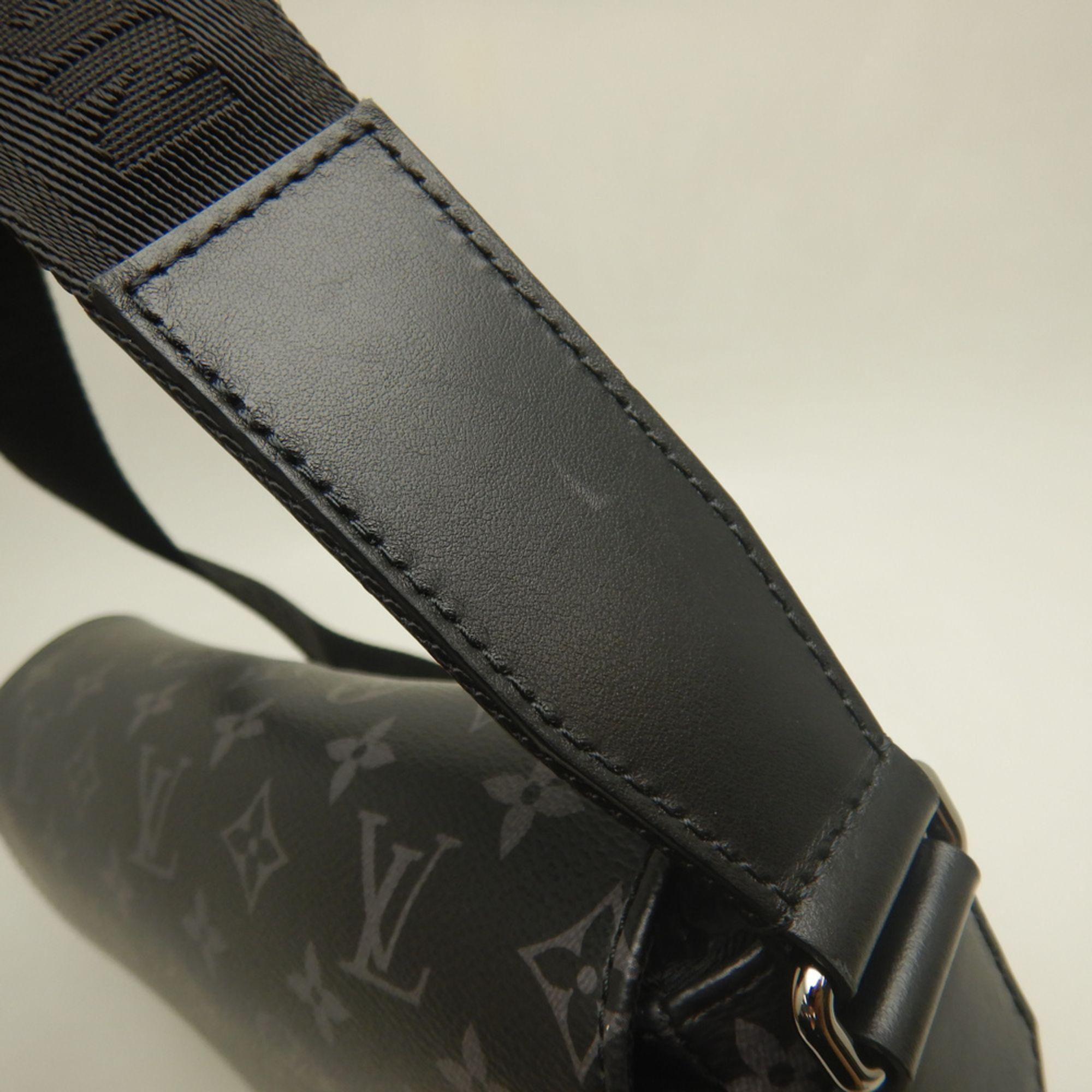 Monogram Eclipse Shoulder Bag (Pre-Owned) - Louis Vuitton - Modalova