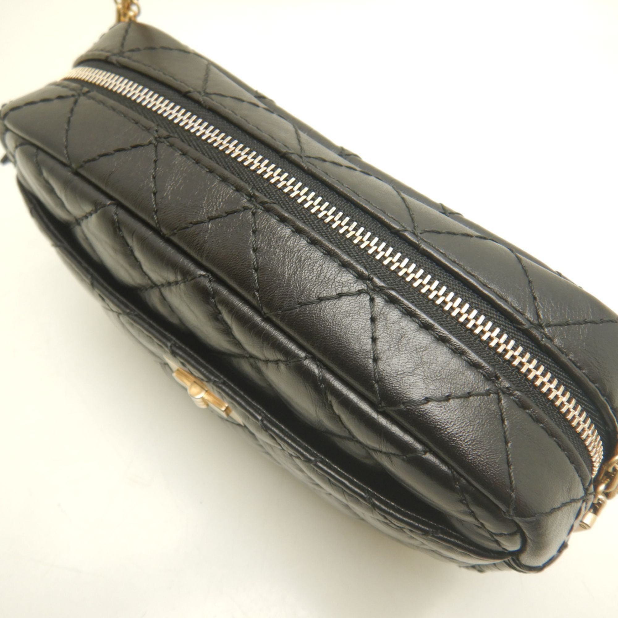 Leather Shoulder Bag (Pre-Owned) - Chanel - Modalova