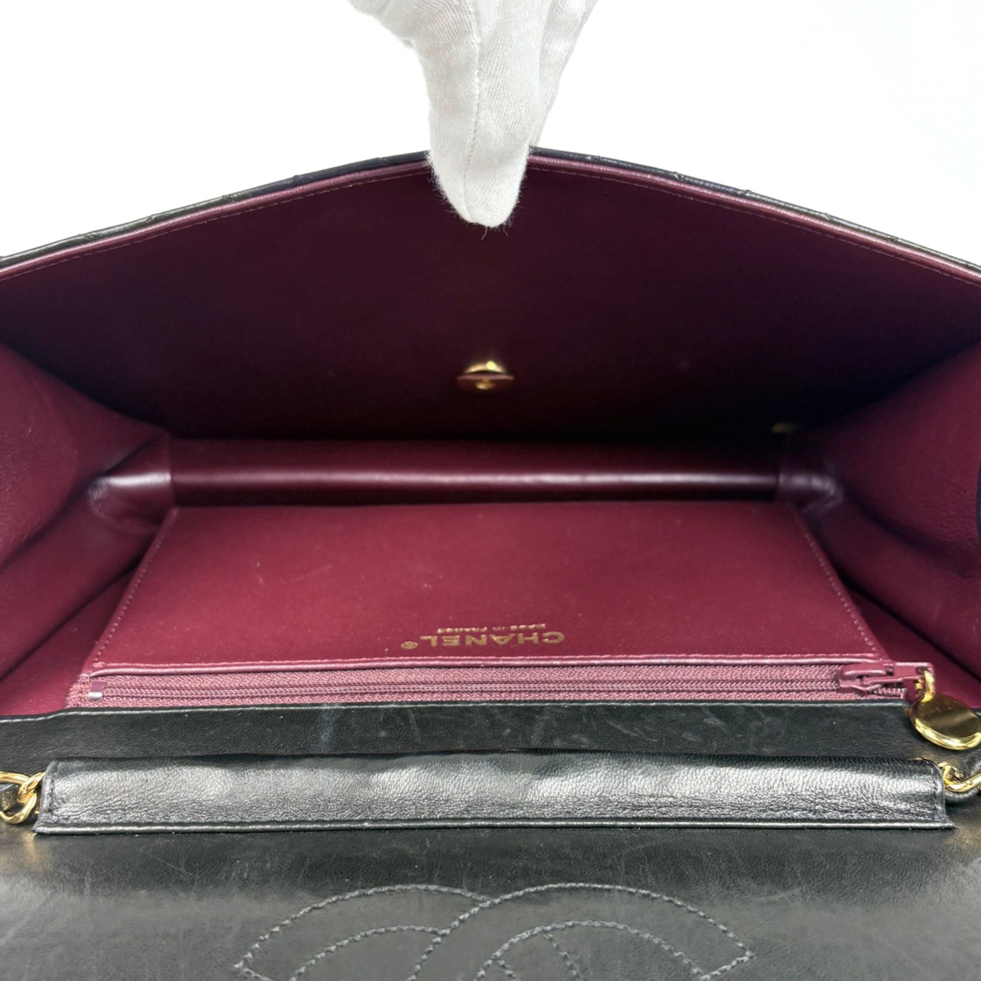 Leather Shoulder Bag (Pre-Owned) - Chanel - Modalova