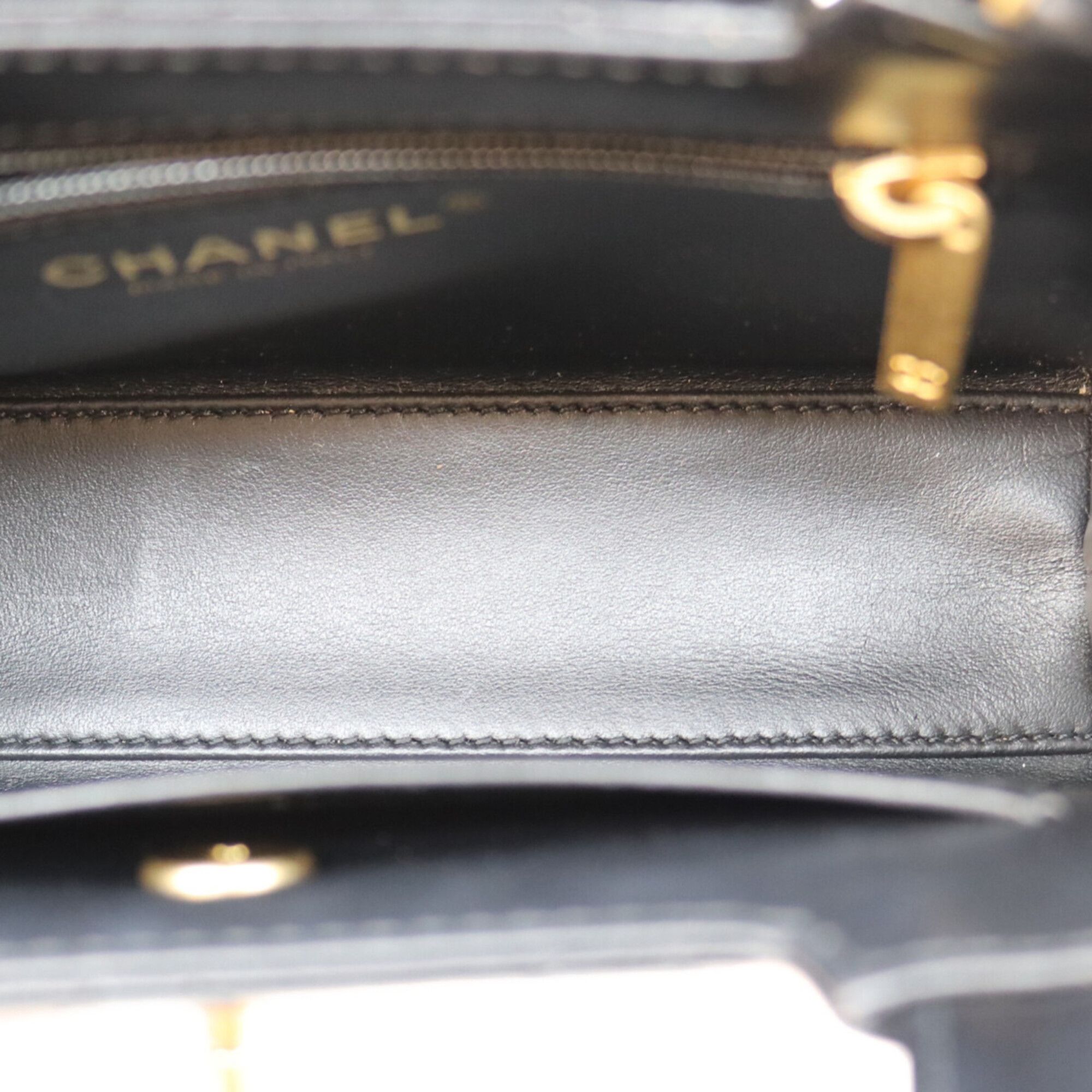 Leather Shoulder Bag (Pre-Owned) - Chanel - Modalova