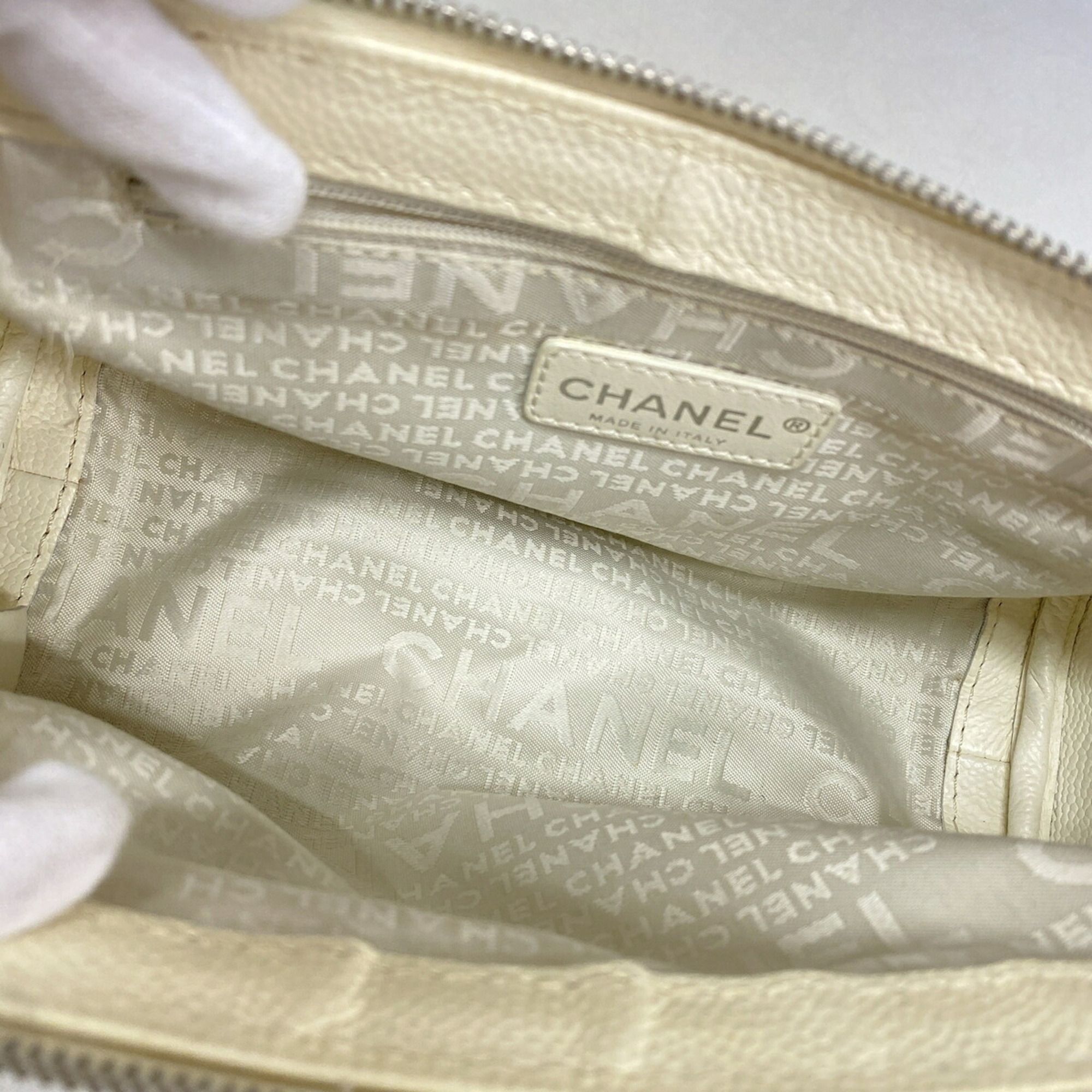 Leather Shoulder Bag (Pre-Owned) - Chanel - Modalova