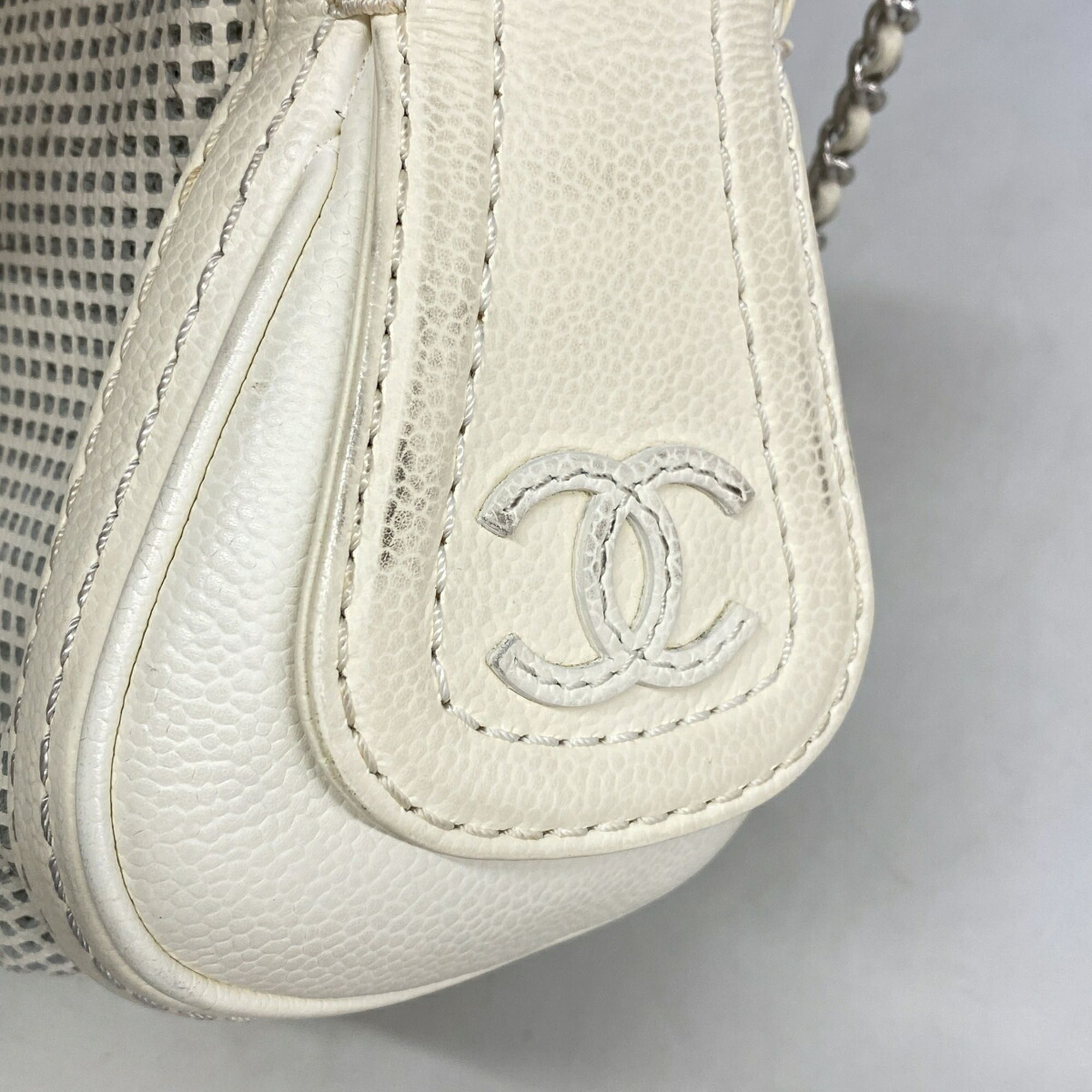 Leather Shoulder Bag (Pre-Owned) - Chanel - Modalova