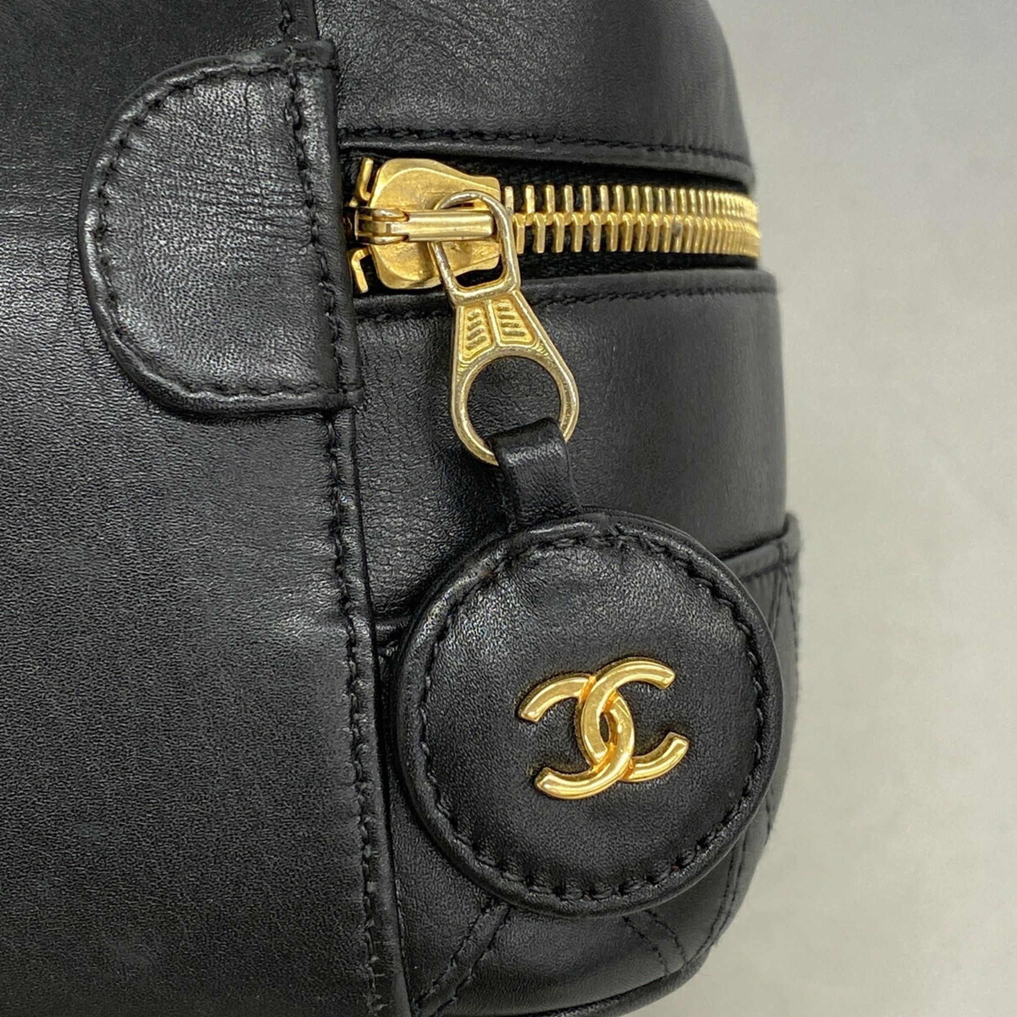 Leather Vanity Bag (Pre-Owned) - Chanel - Modalova