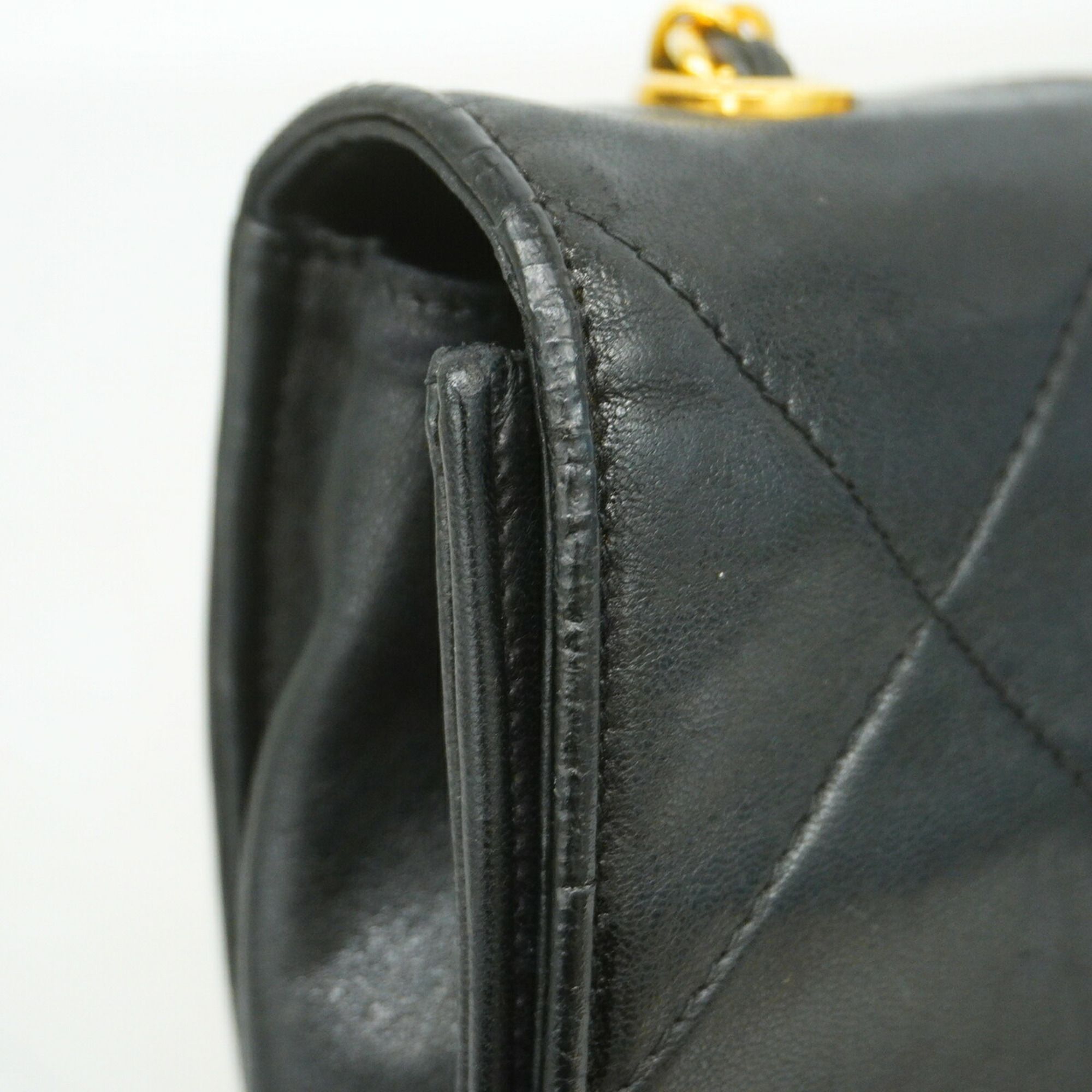 Leather Shoulder Bag (Pre-Owned) - Chanel - Modalova