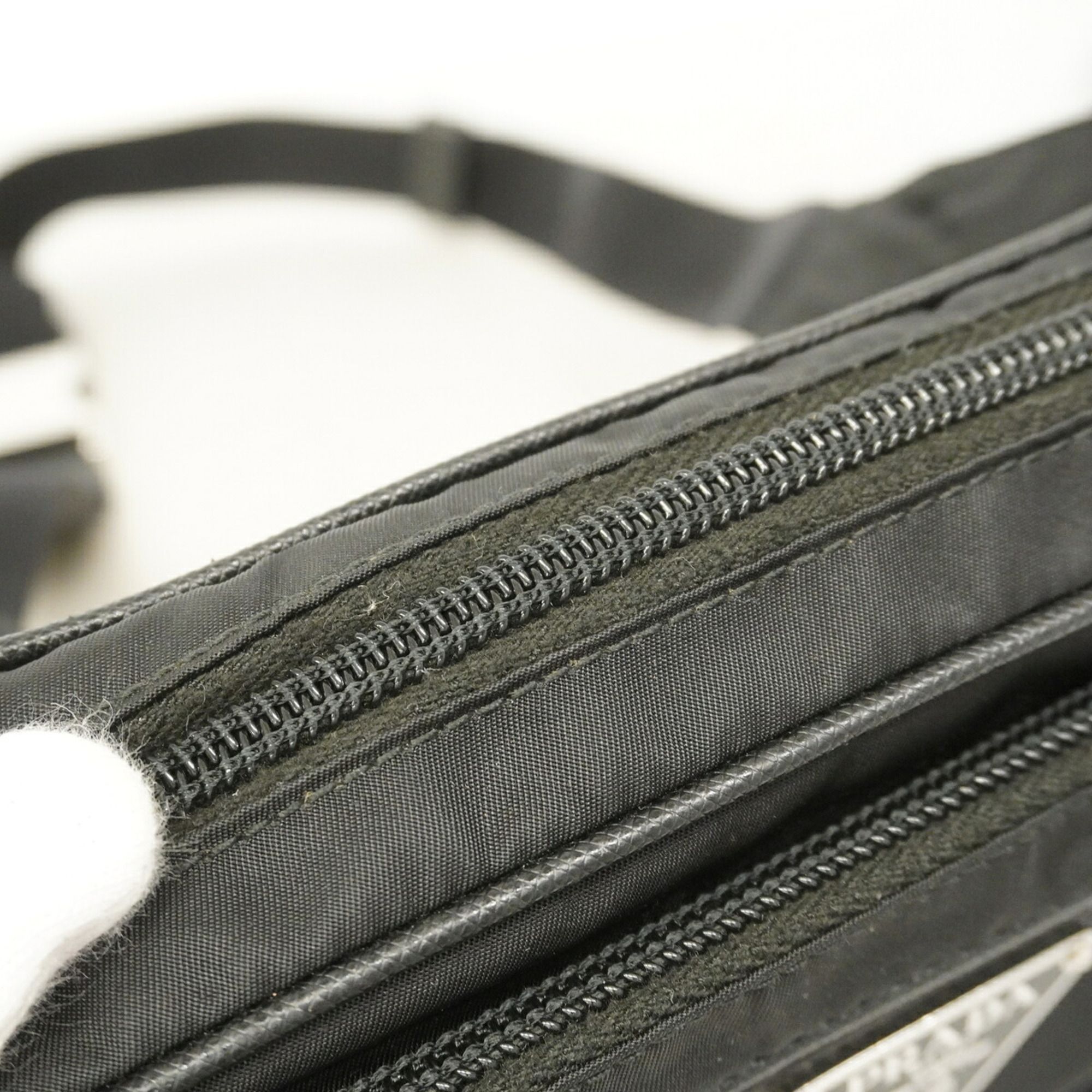 Nylon Sling Bag (Pre-Owned) - Prada - Modalova