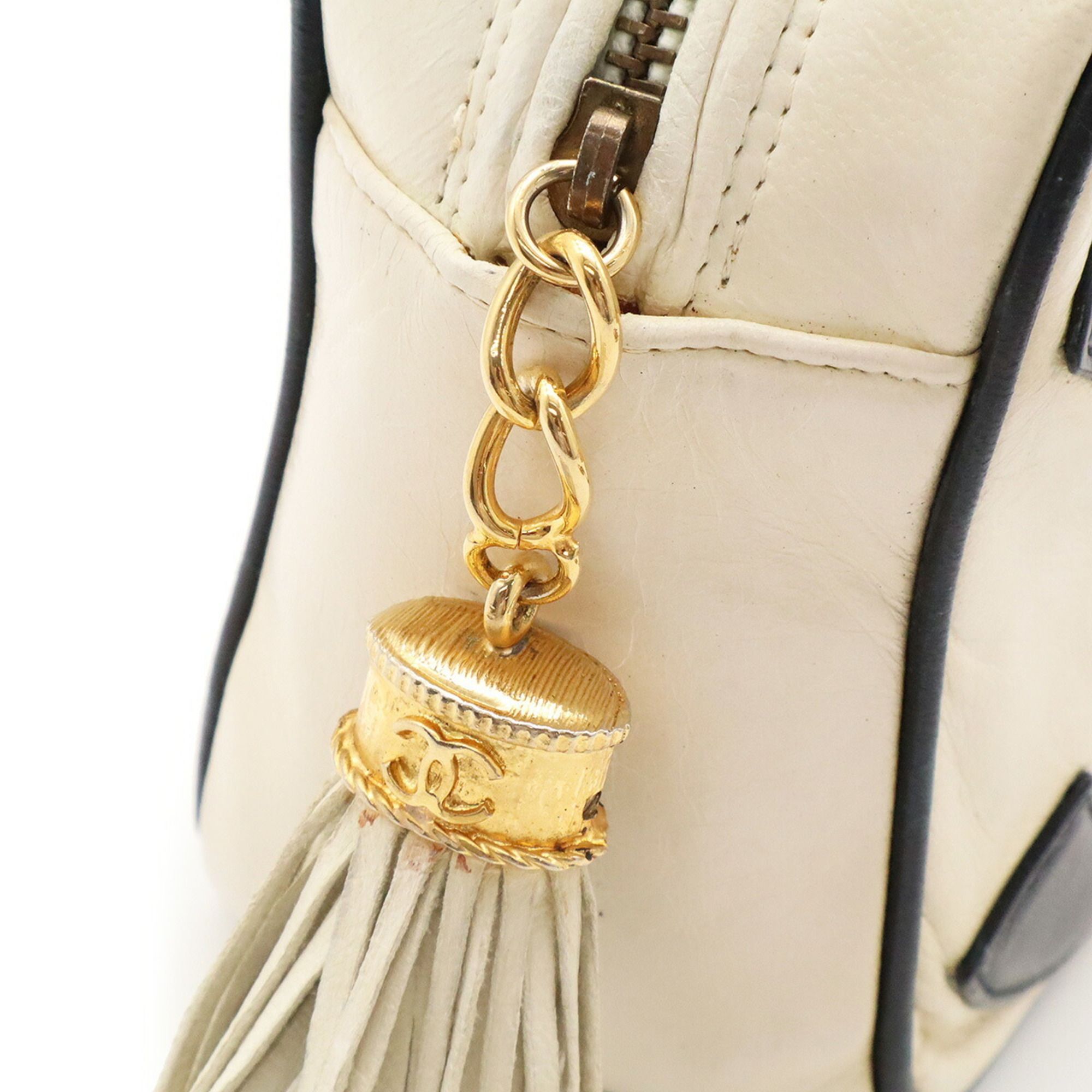 Leather Pochette Shoulder Bag (Pre-Owned) - Chanel - Modalova