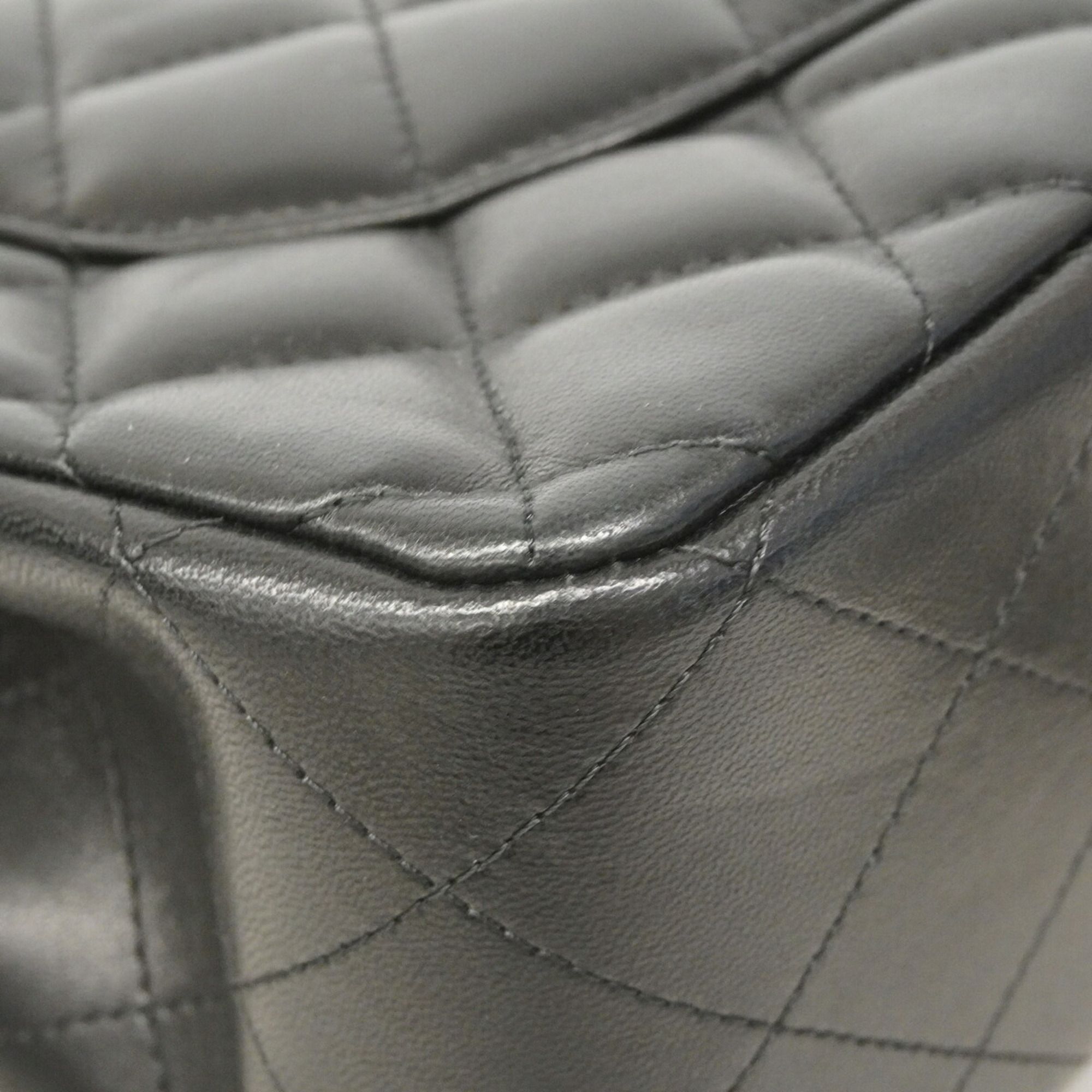 Leather Shoulder Bag (Pre-Owned) - Chanel - Modalova