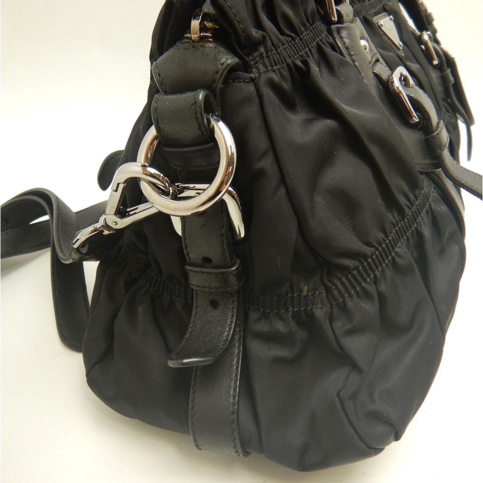Nylon Handbag (Pre-Owned) - Prada - Modalova