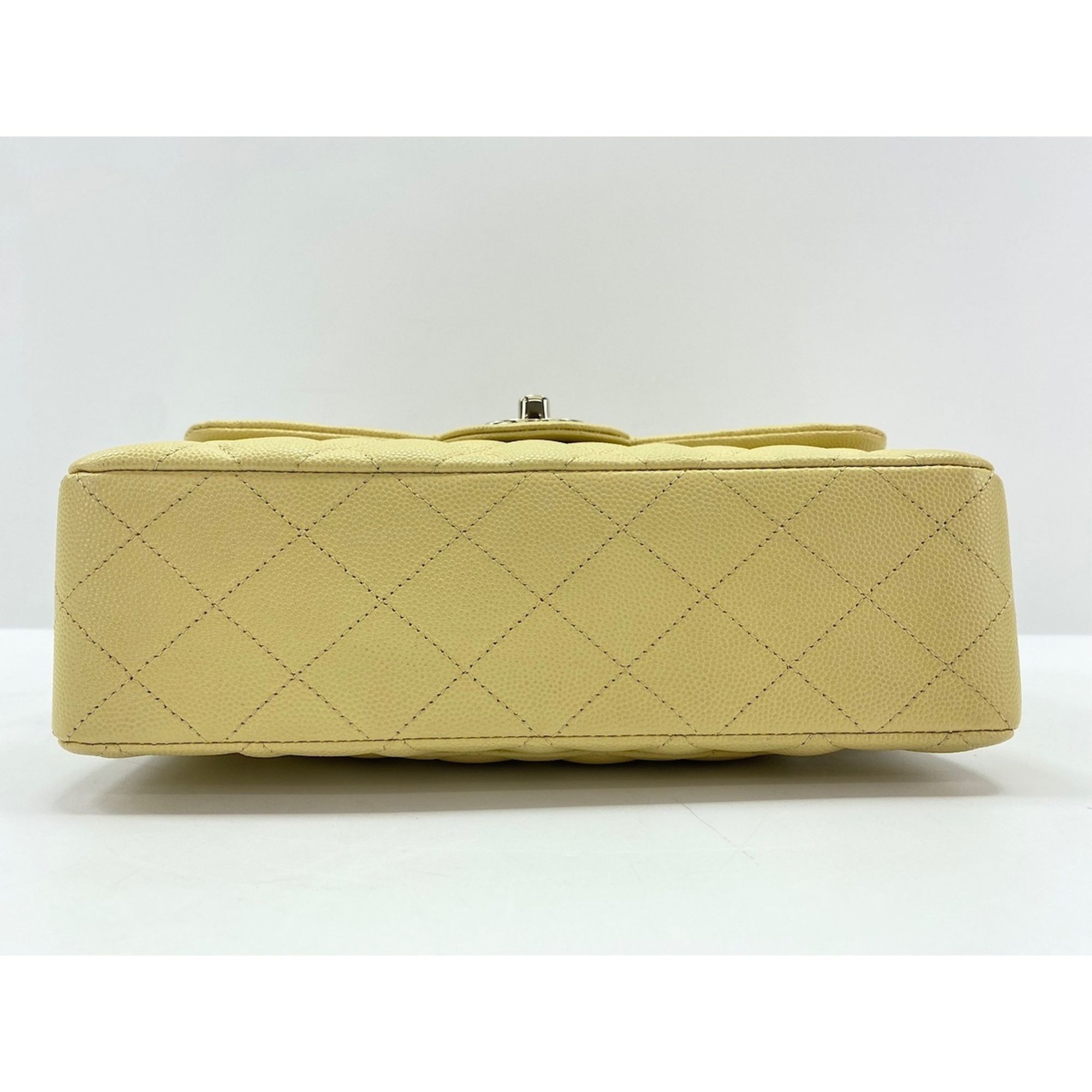 Matelasse Shoulder Bag (Pre-Owned) - Chanel - Modalova
