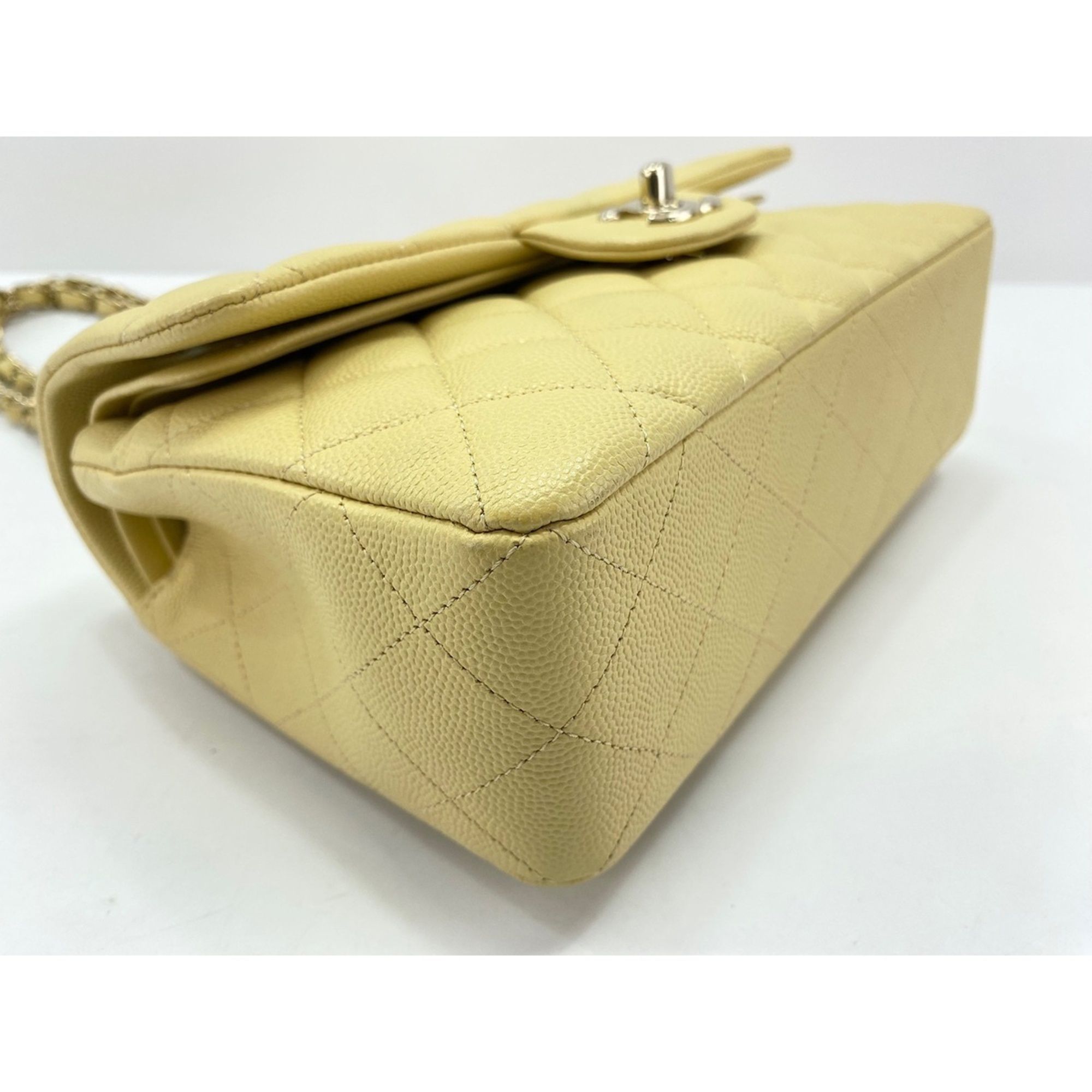 Matelasse Shoulder Bag (Pre-Owned) - Chanel - Modalova