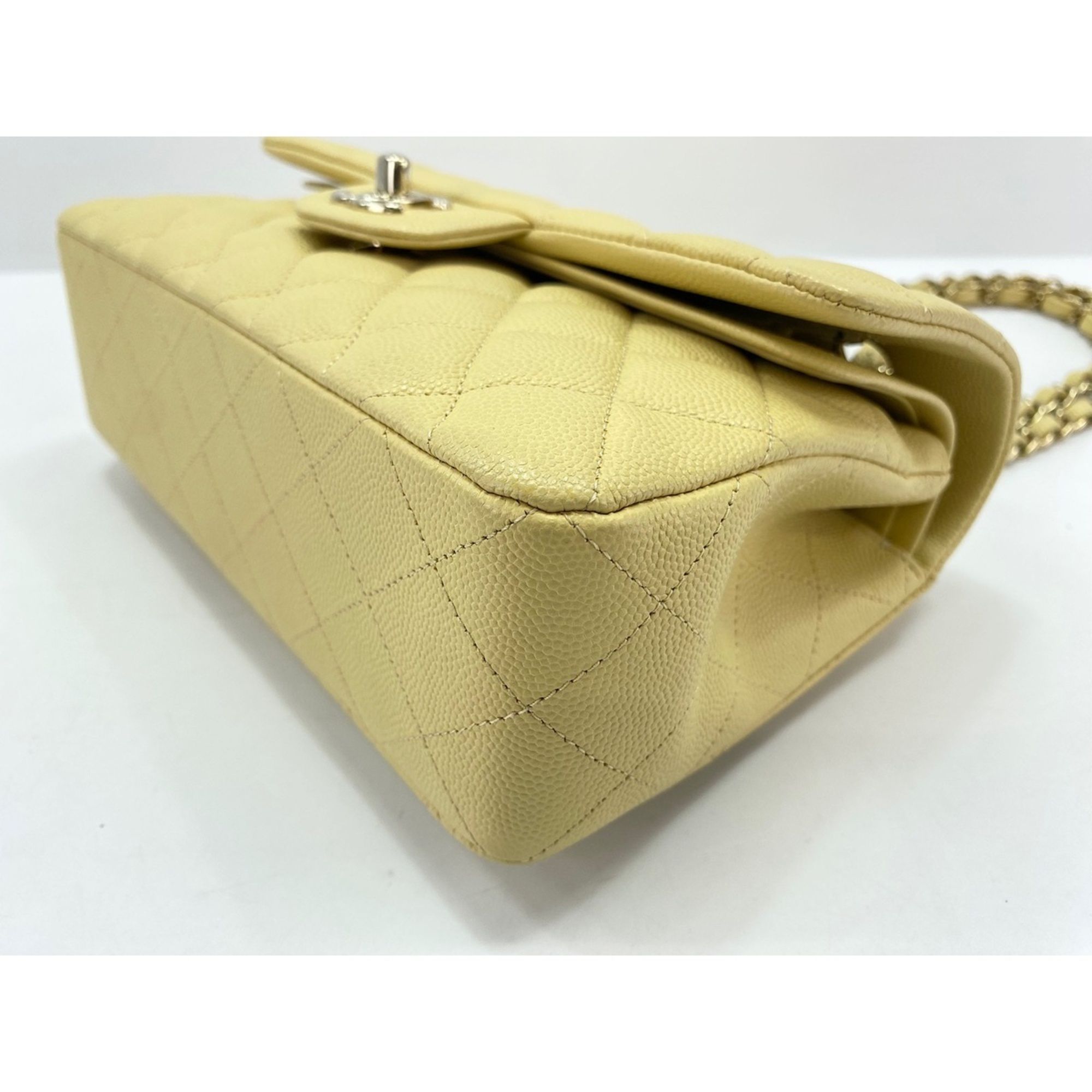Matelasse Shoulder Bag (Pre-Owned) - Chanel - Modalova