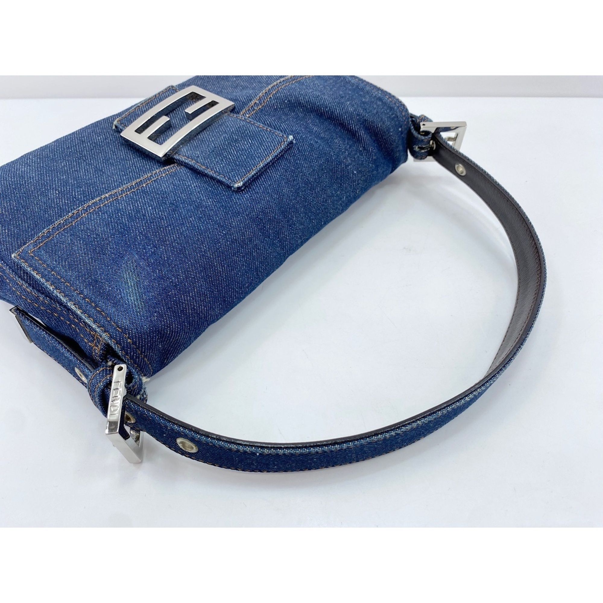 Fendi Navy Shoulder Bag (Pre-Owned) - Fendi - Modalova