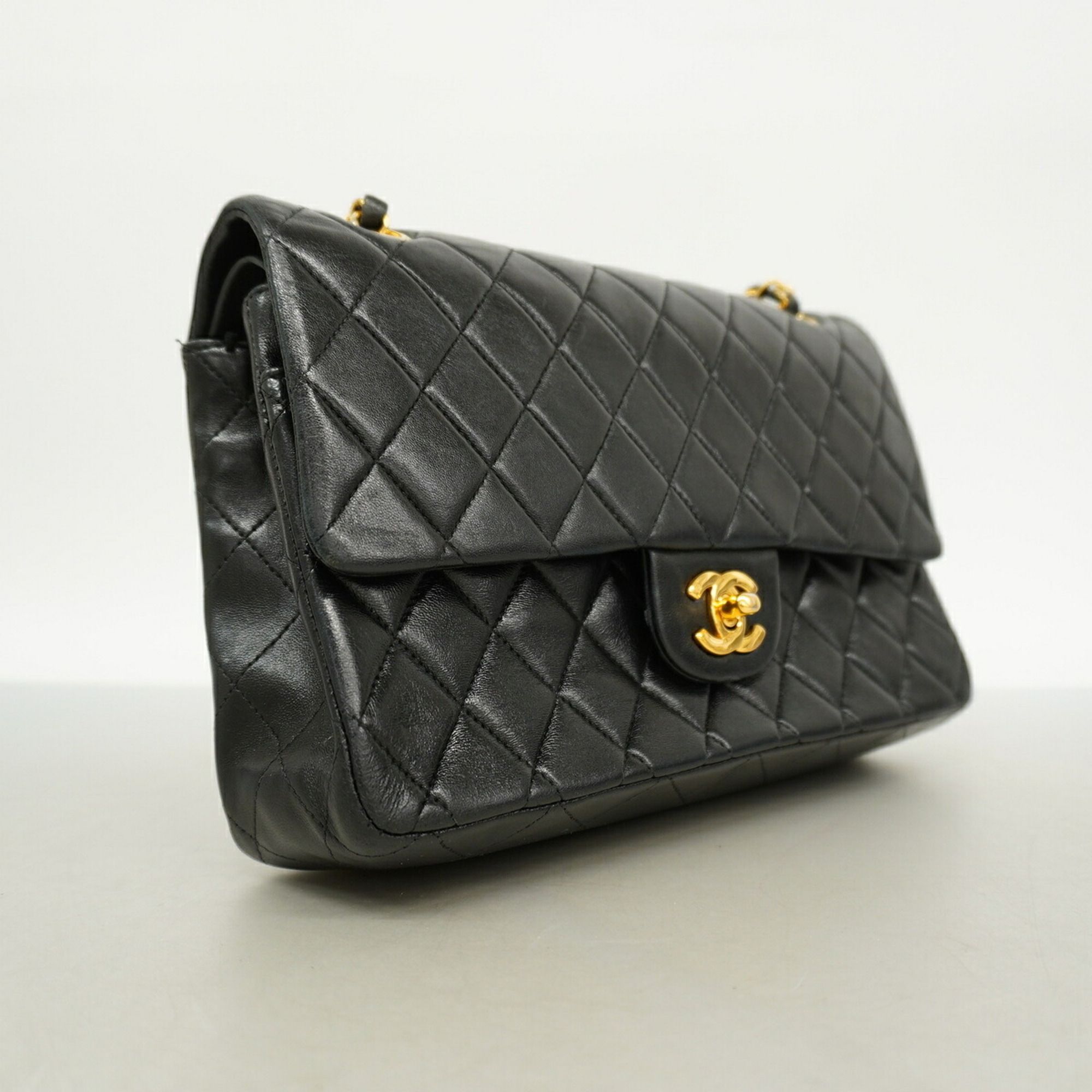 Leather Shoulder Bag (Pre-Owned) - Chanel - Modalova