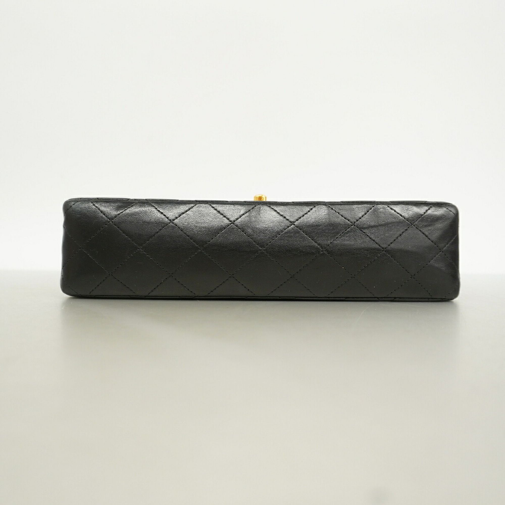 Leather Shoulder Bag (Pre-Owned) - Chanel - Modalova