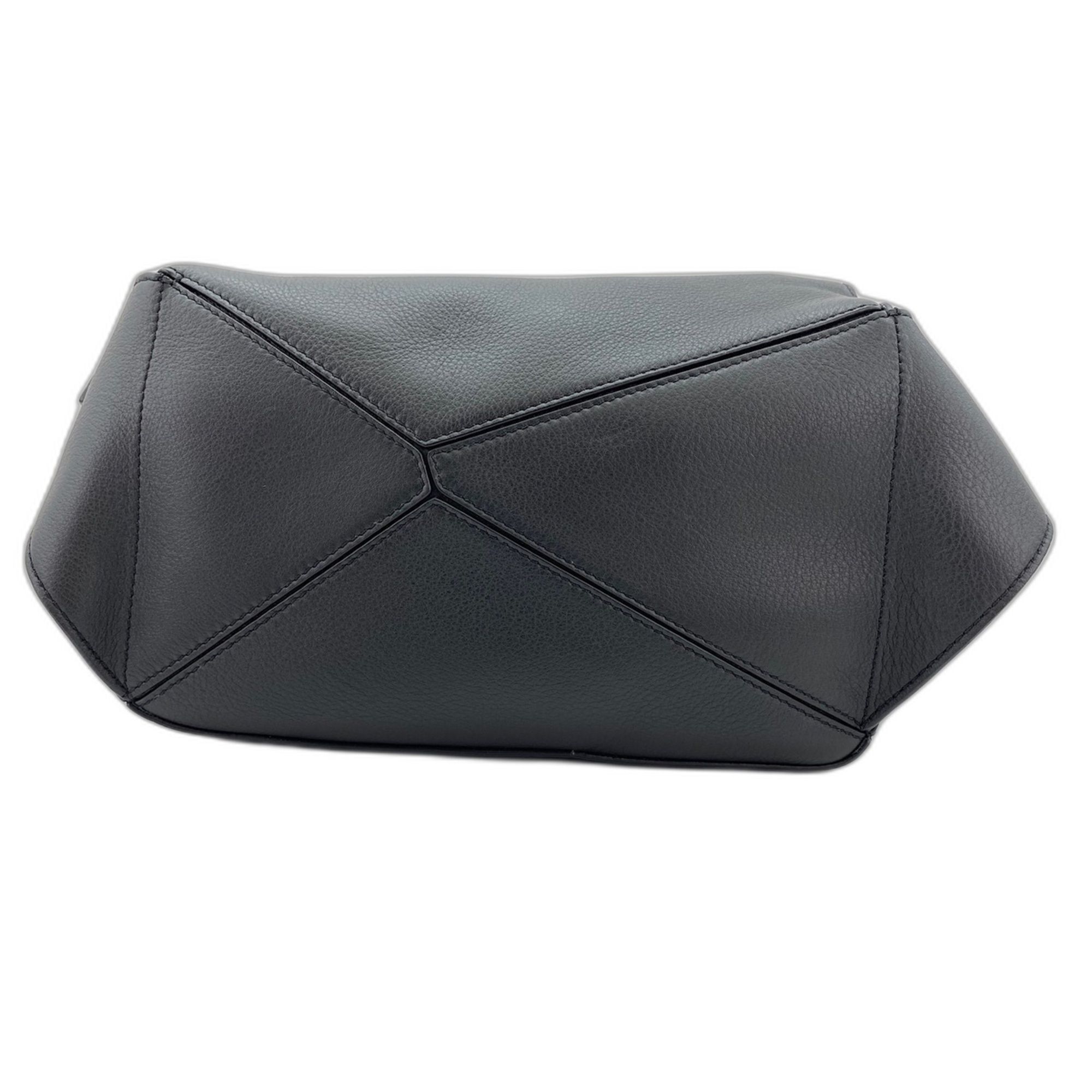 Loewe Black Sling Bag (Pre-Owned) - Loewe - Modalova