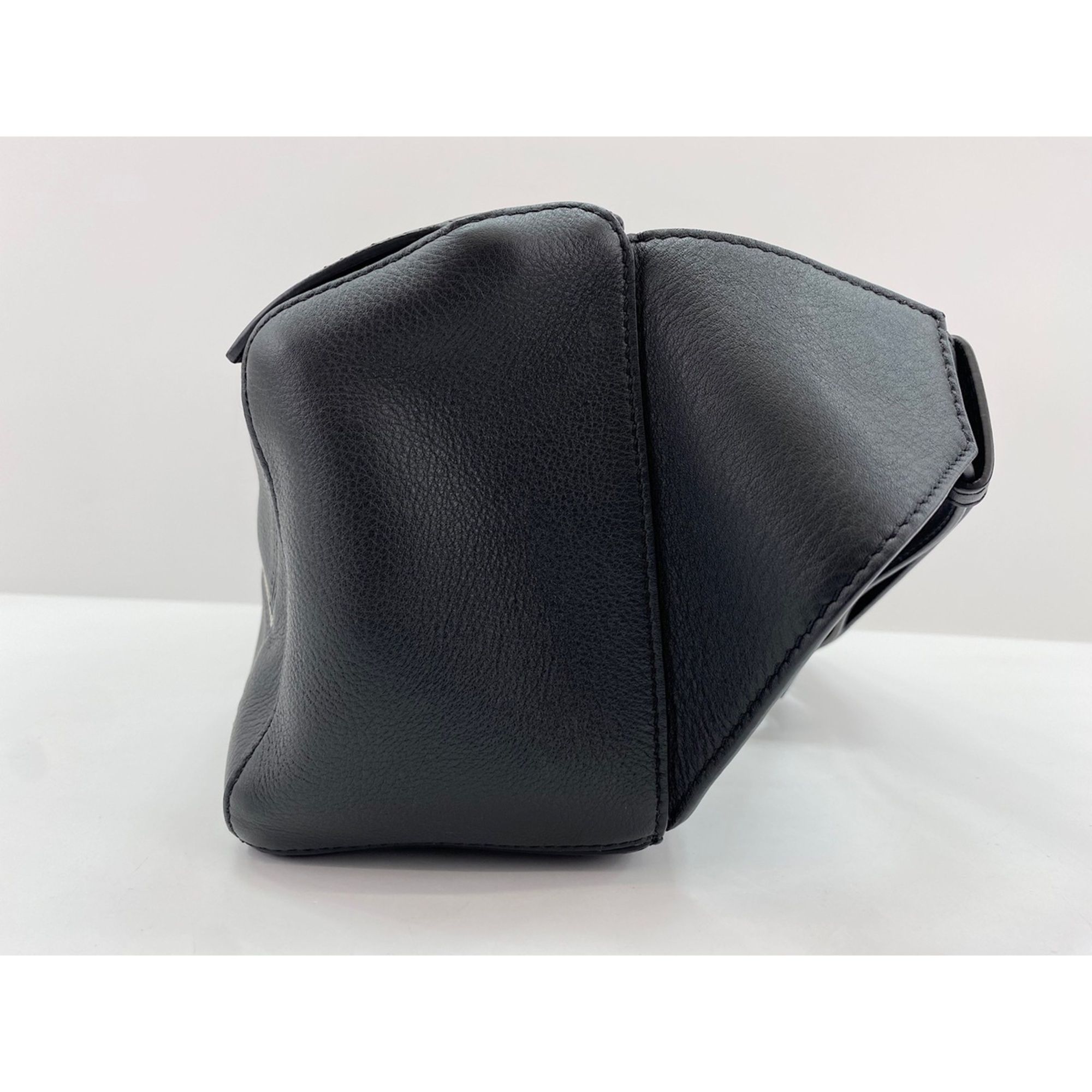 Loewe Black Sling Bag (Pre-Owned) - Loewe - Modalova