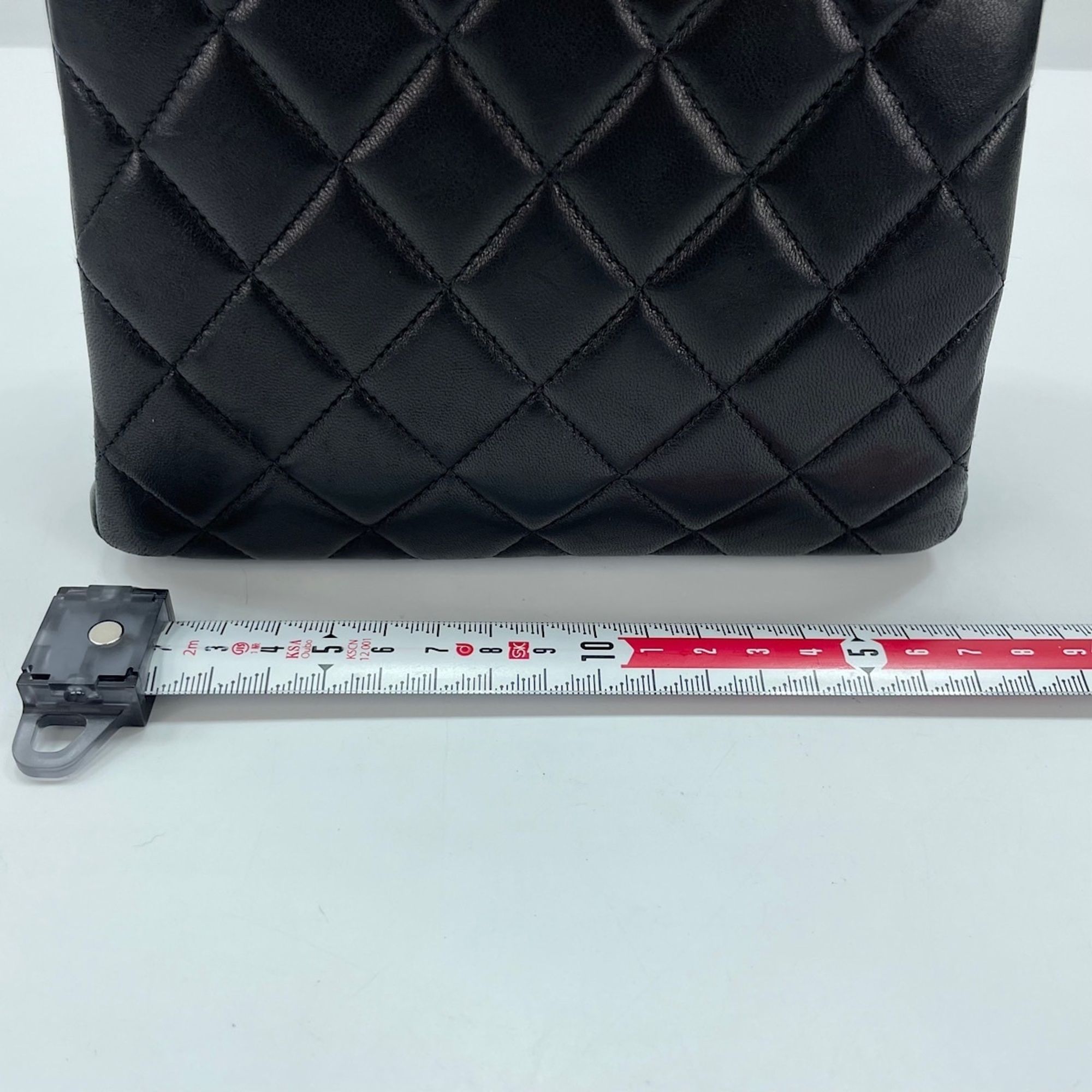 Chanel Black Handbag (Pre-Owned) - Chanel - Modalova