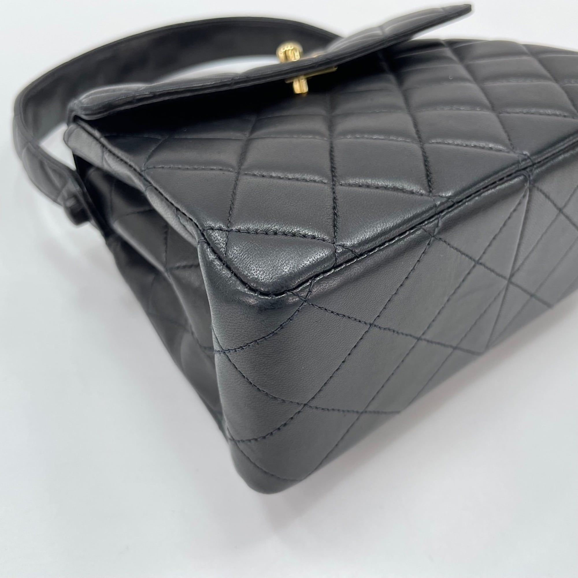 Chanel Black Handbag (Pre-Owned) - Chanel - Modalova