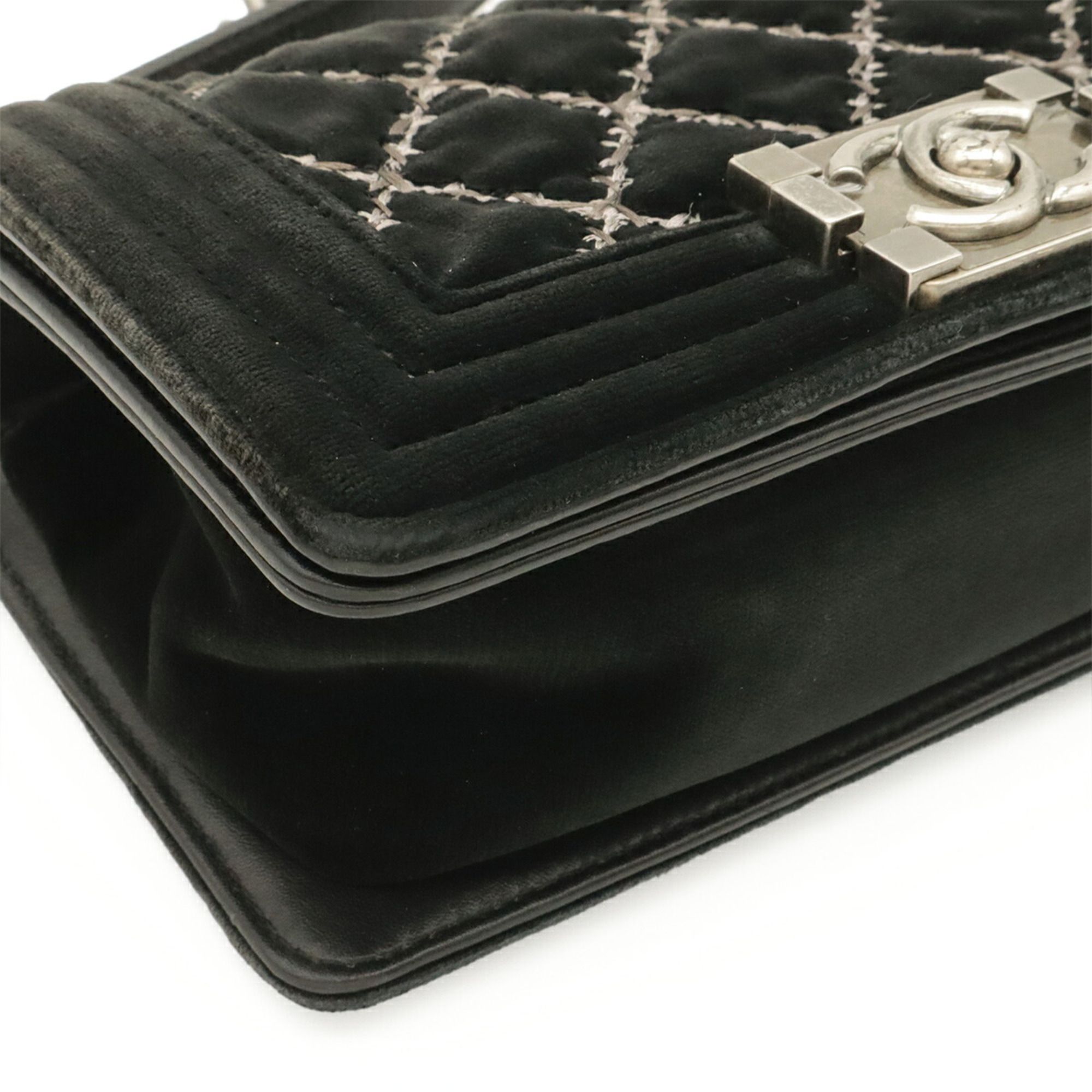 Leather Shoulder Bag (Pre-Owned) - Chanel - Modalova