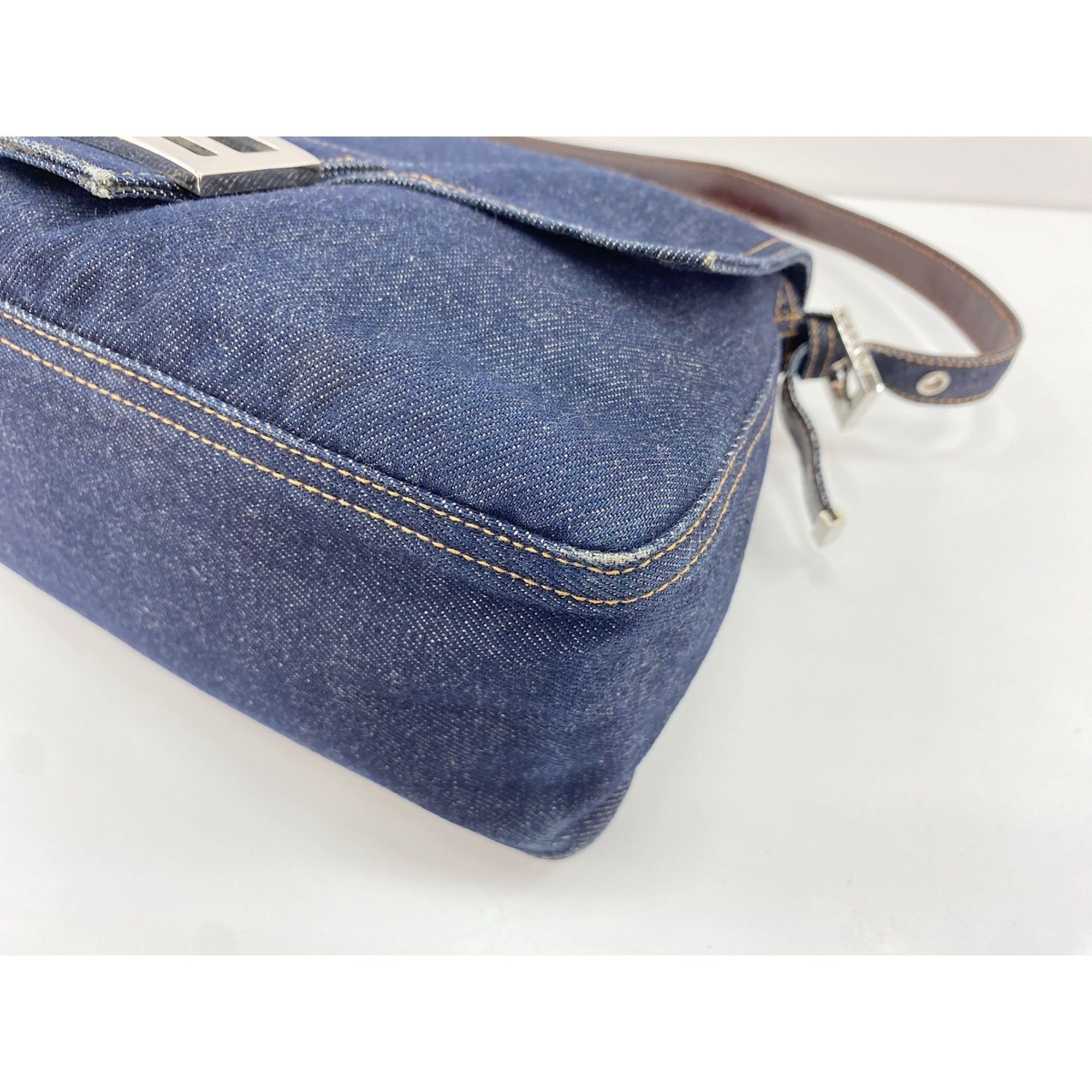 Fendi Navy Shoulder Bag (Pre-Owned) - Fendi - Modalova