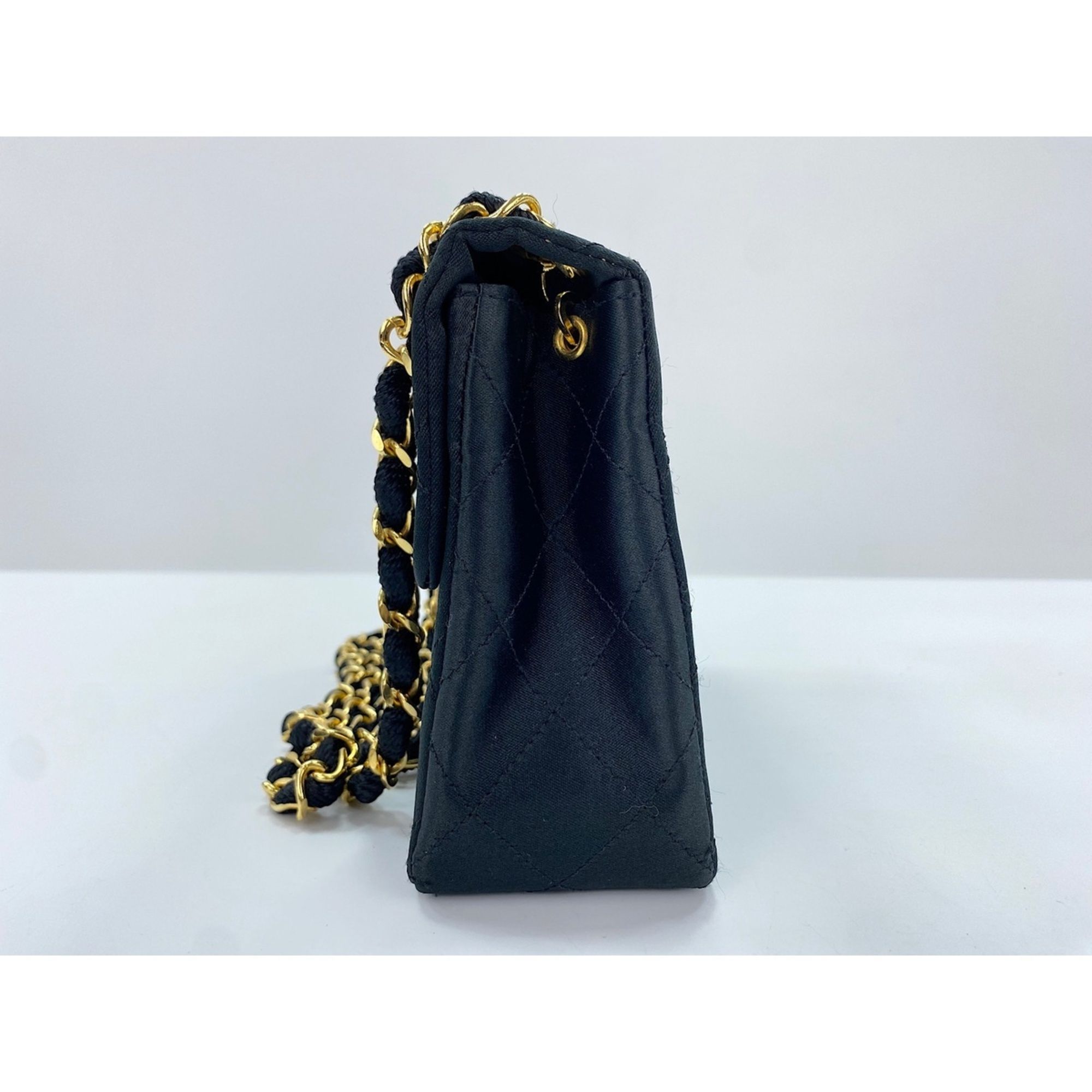 Matelasse Shoulder Bag (Pre-Owned) - Chanel - Modalova