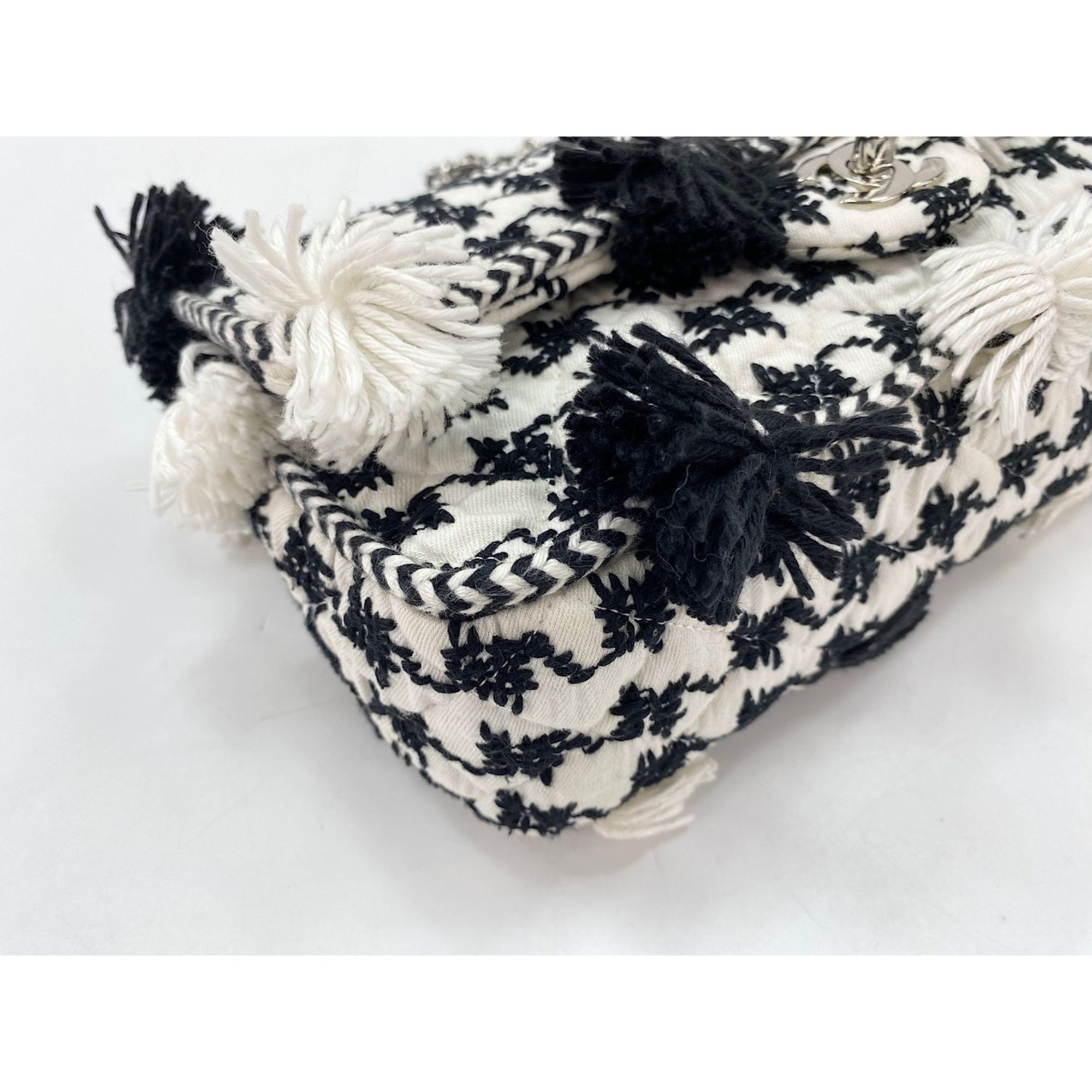 Matelasse Handbag (Pre-Owned) - Chanel - Modalova