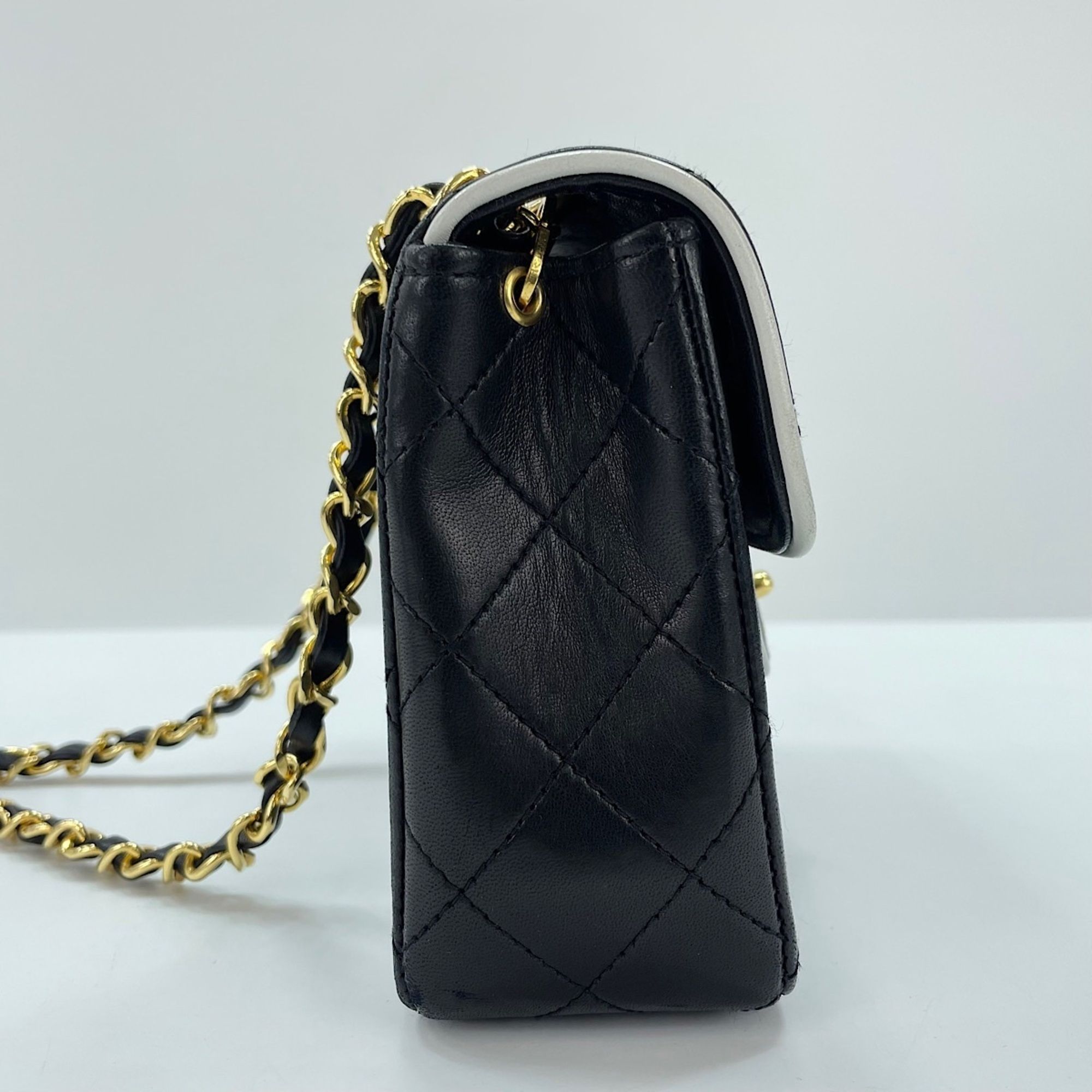 Matelasse Shoulder Bag (Pre-Owned) - Chanel - Modalova
