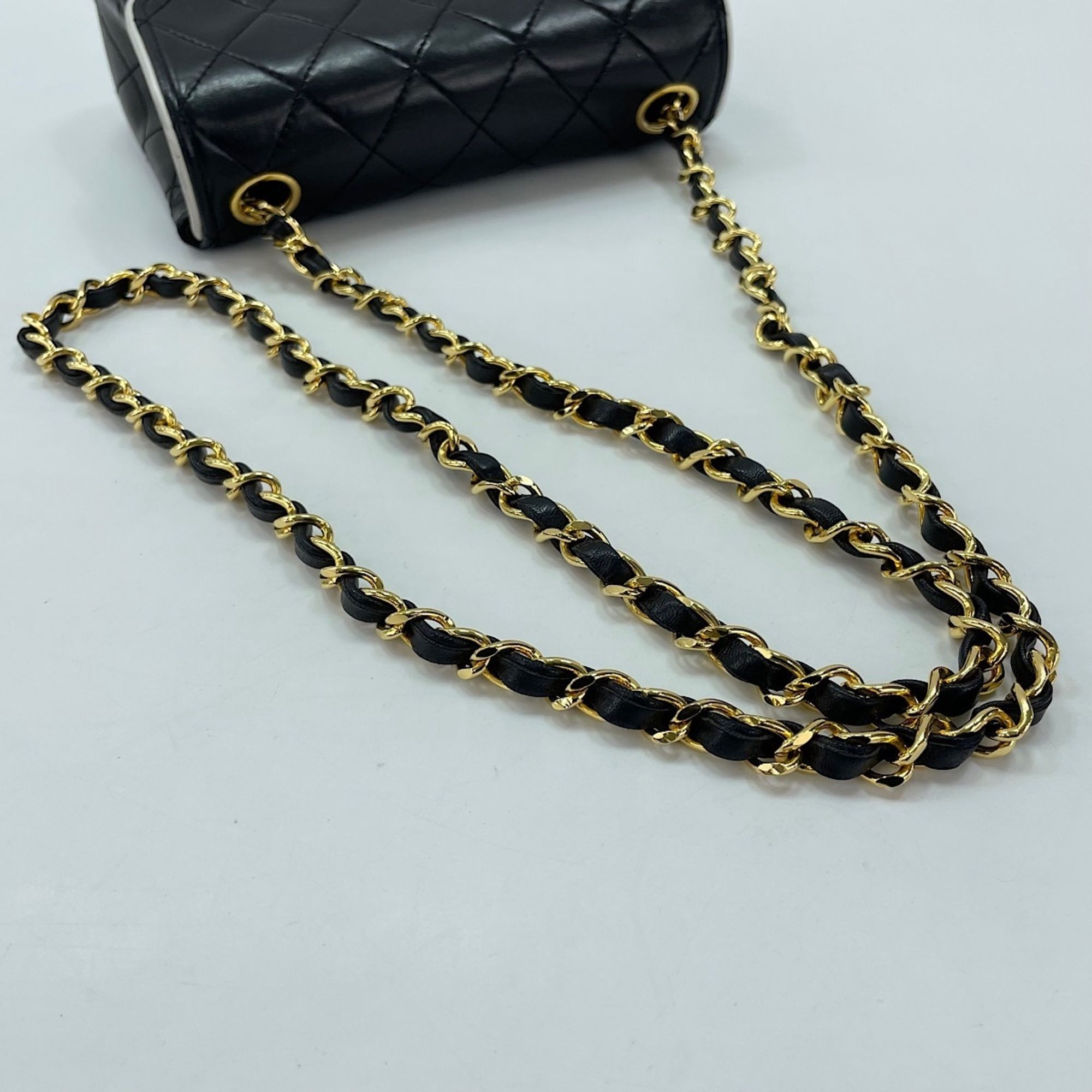 Matelasse Shoulder Bag (Pre-Owned) - Chanel - Modalova