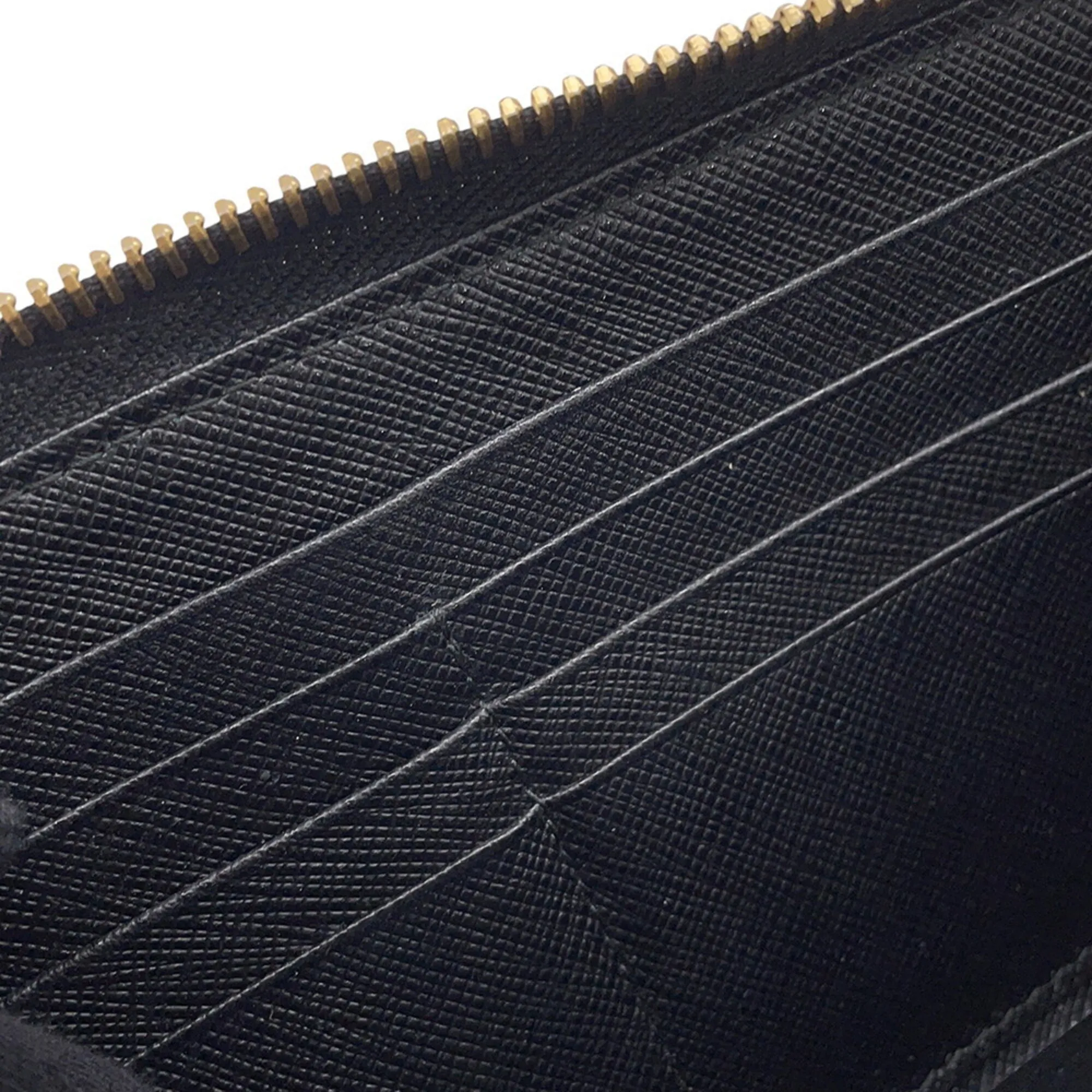 Saffiano Triangle Long Wallet (Bi-Fold) (Pre-Owned) - Prada - Modalova