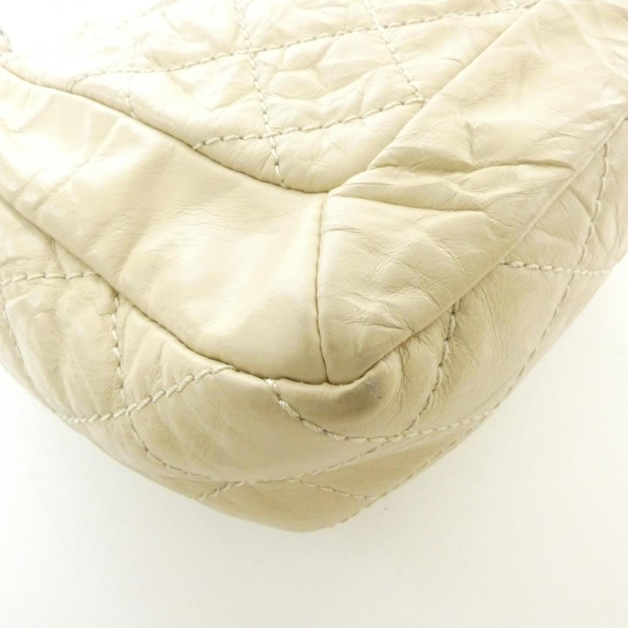 Leather Shoulder Bag (Pre-Owned) - Chanel - Modalova