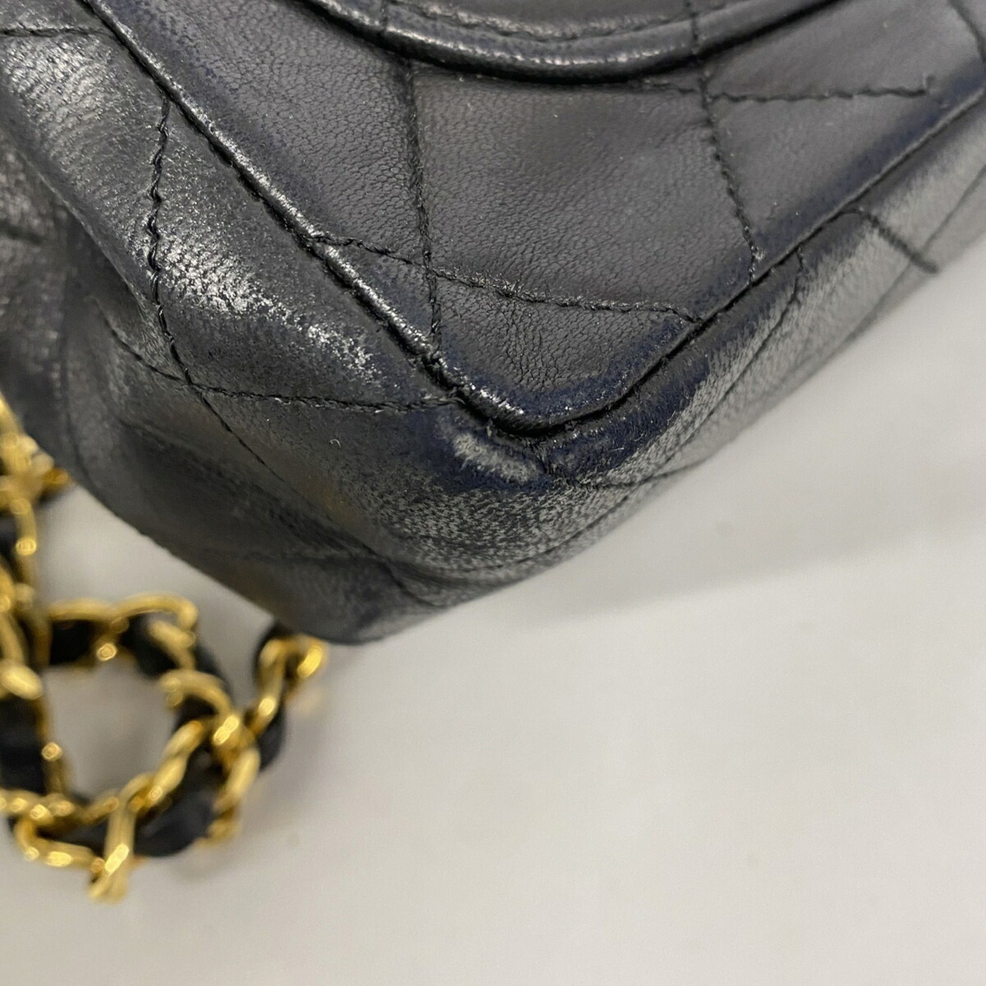 Leather Shoulder Bag (Pre-Owned) - Chanel - Modalova