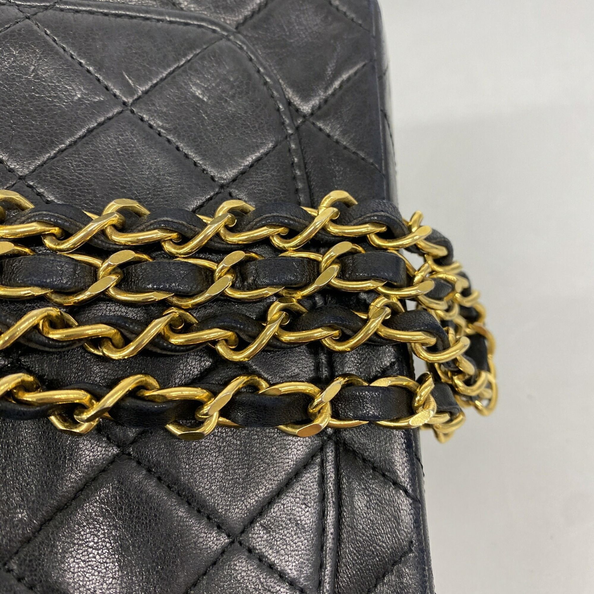 Leather Shoulder Bag (Pre-Owned) - Chanel - Modalova