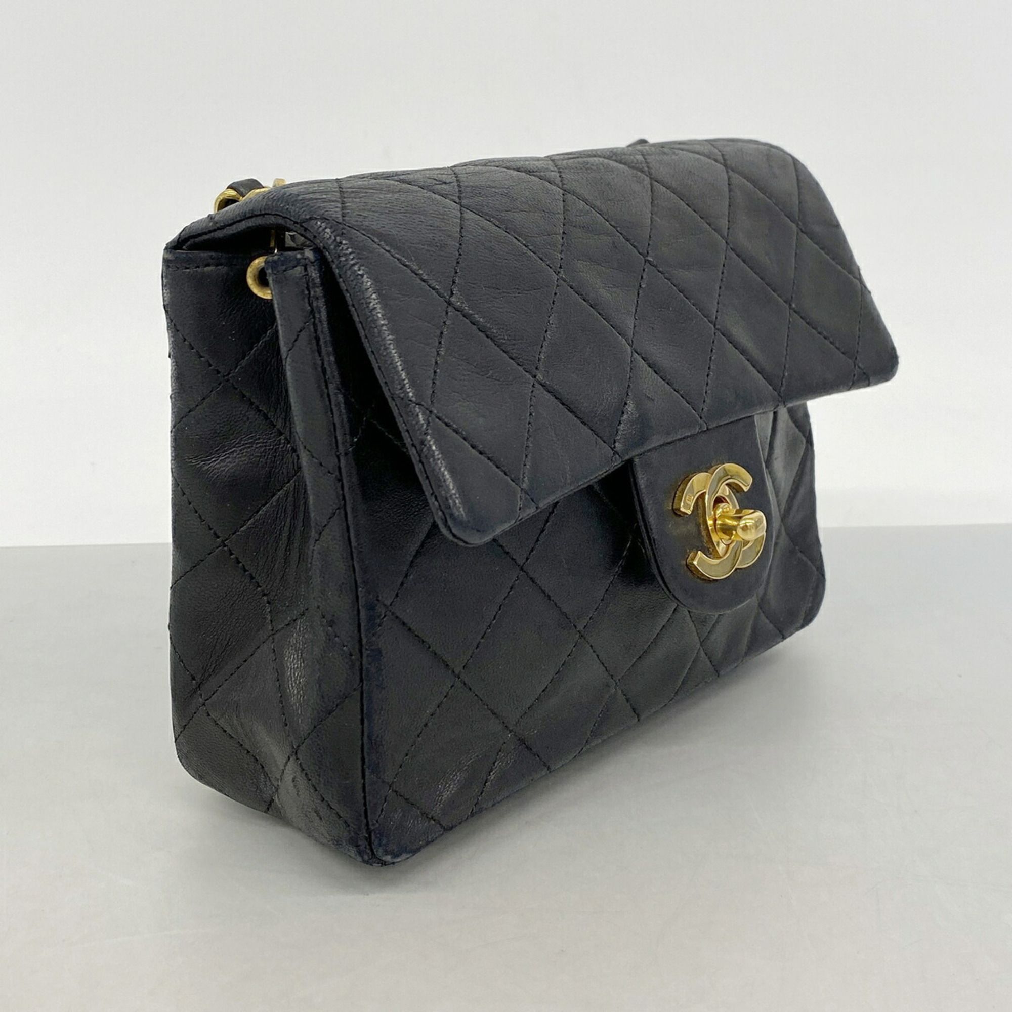 Leather Shoulder Bag (Pre-Owned) - Chanel - Modalova