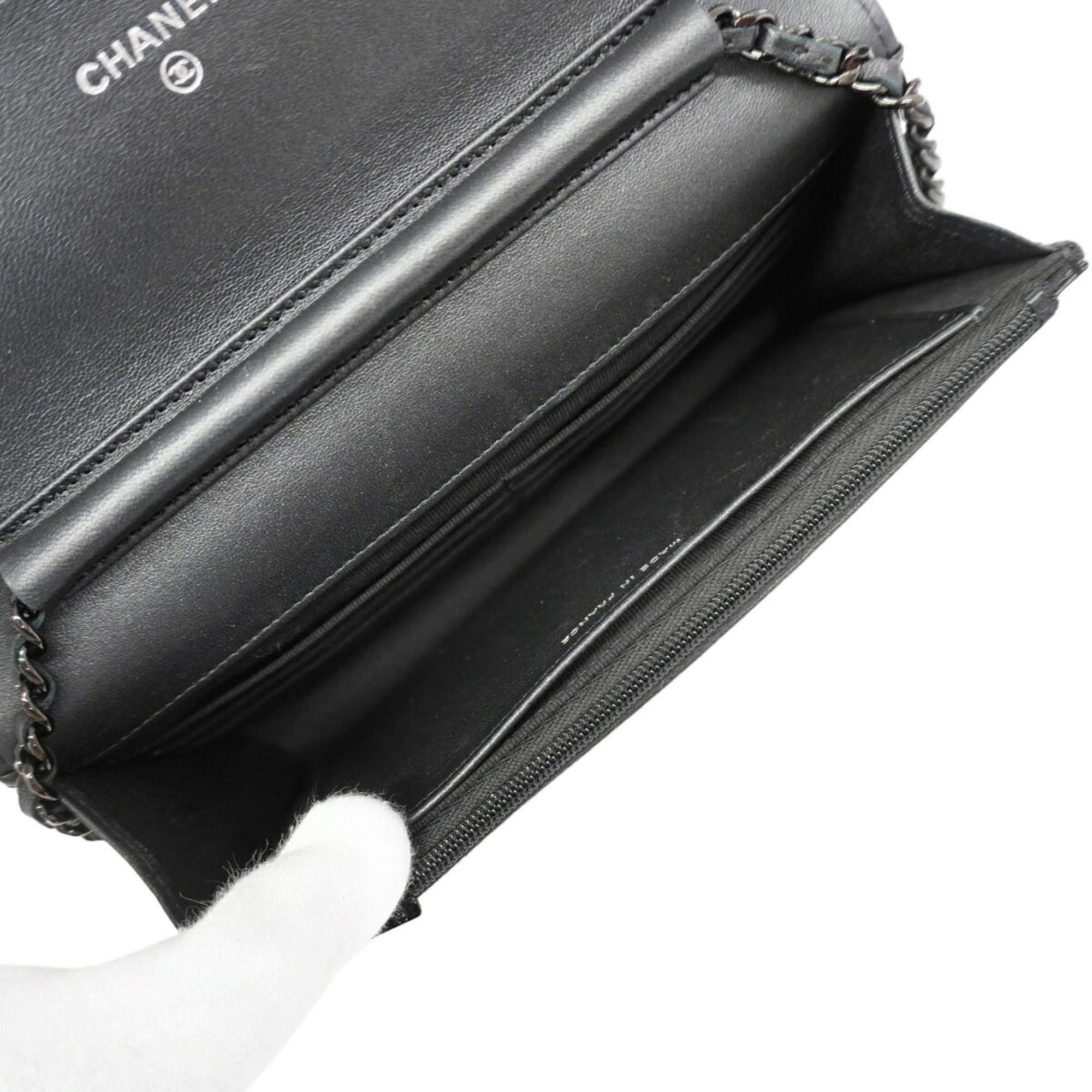 Leather Chain/Shoulder Wallet (Pre-Owned) - Chanel - Modalova