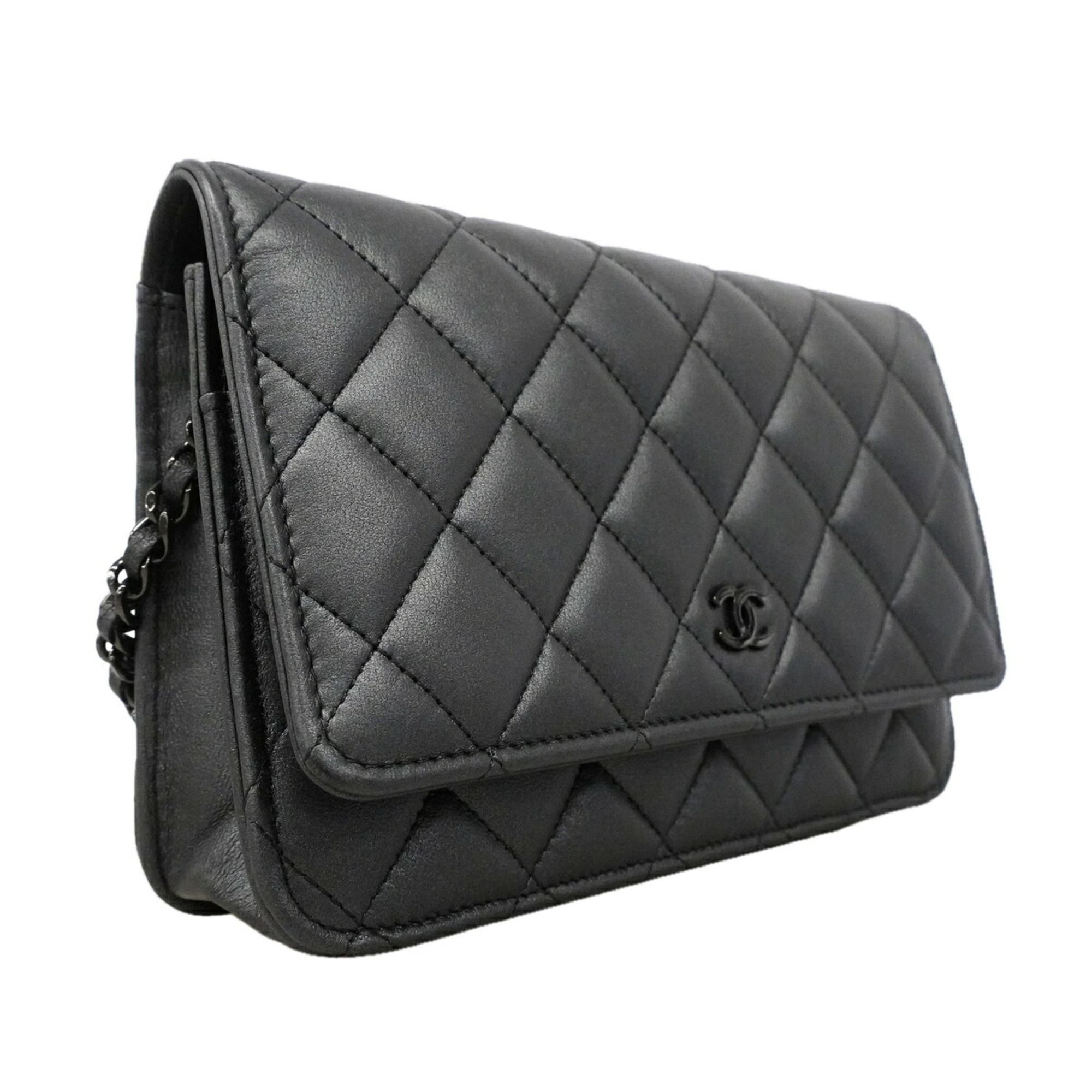 Leather Chain/Shoulder Wallet (Pre-Owned) - Chanel - Modalova