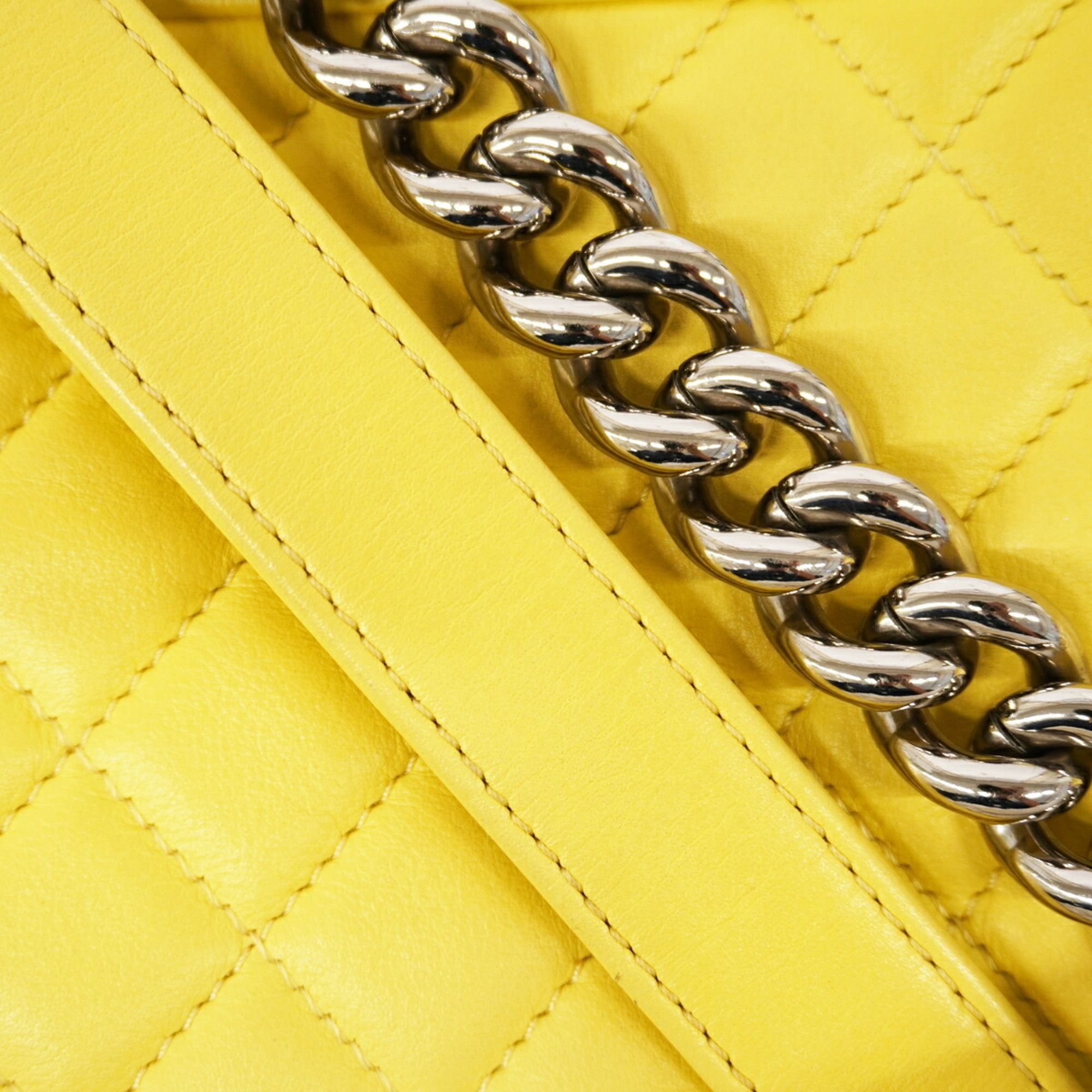 Leather Shoulder Bag (Pre-Owned) - Chanel - Modalova