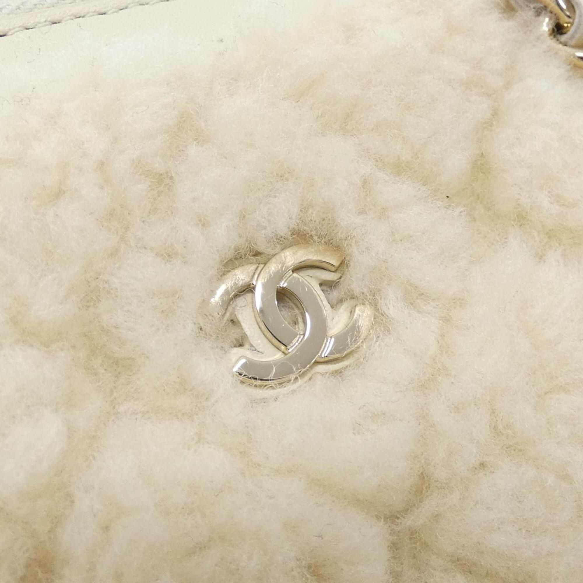 Chanel Ivory Handbag (Pre-Owned) - Chanel - Modalova