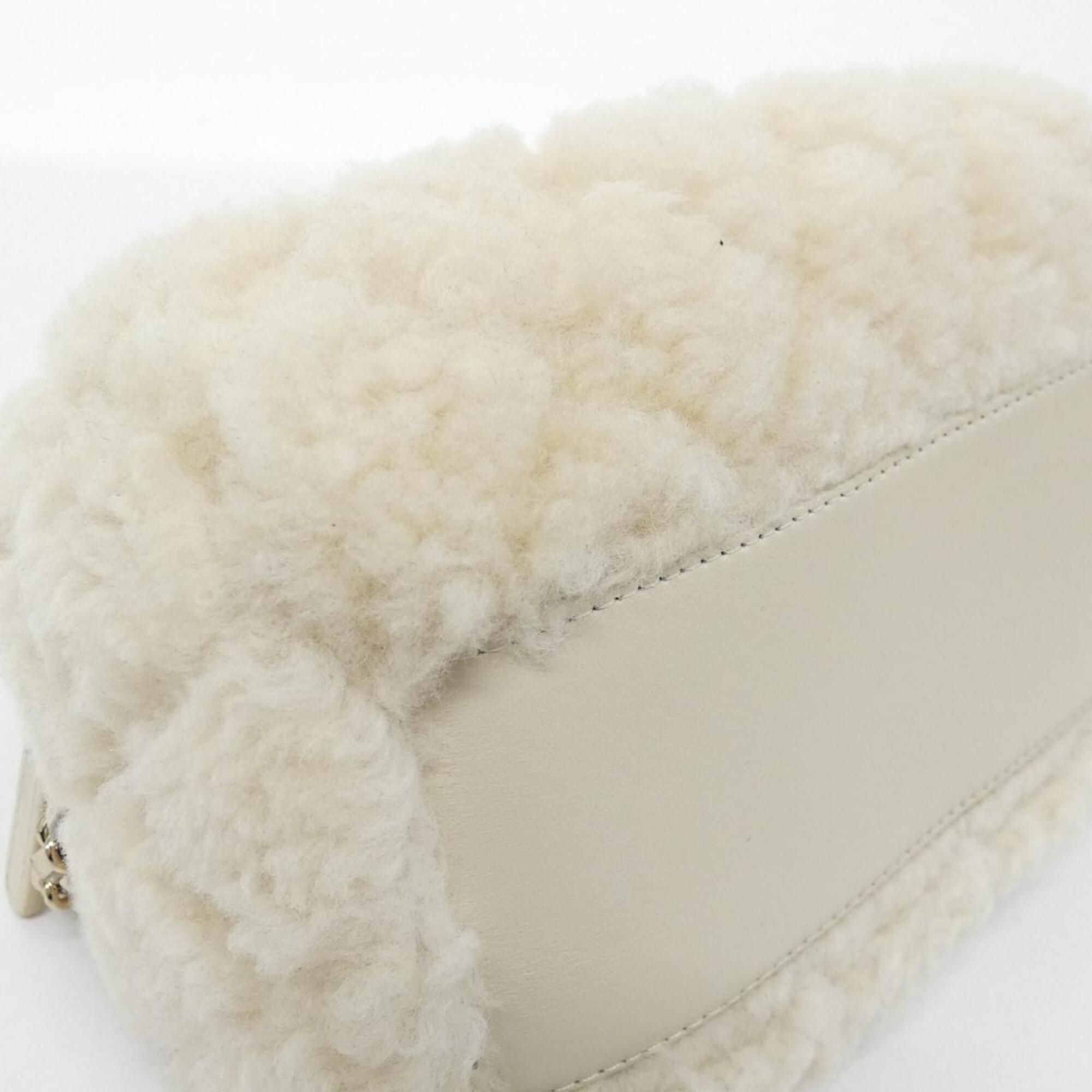 Chanel Ivory Handbag (Pre-Owned) - Chanel - Modalova