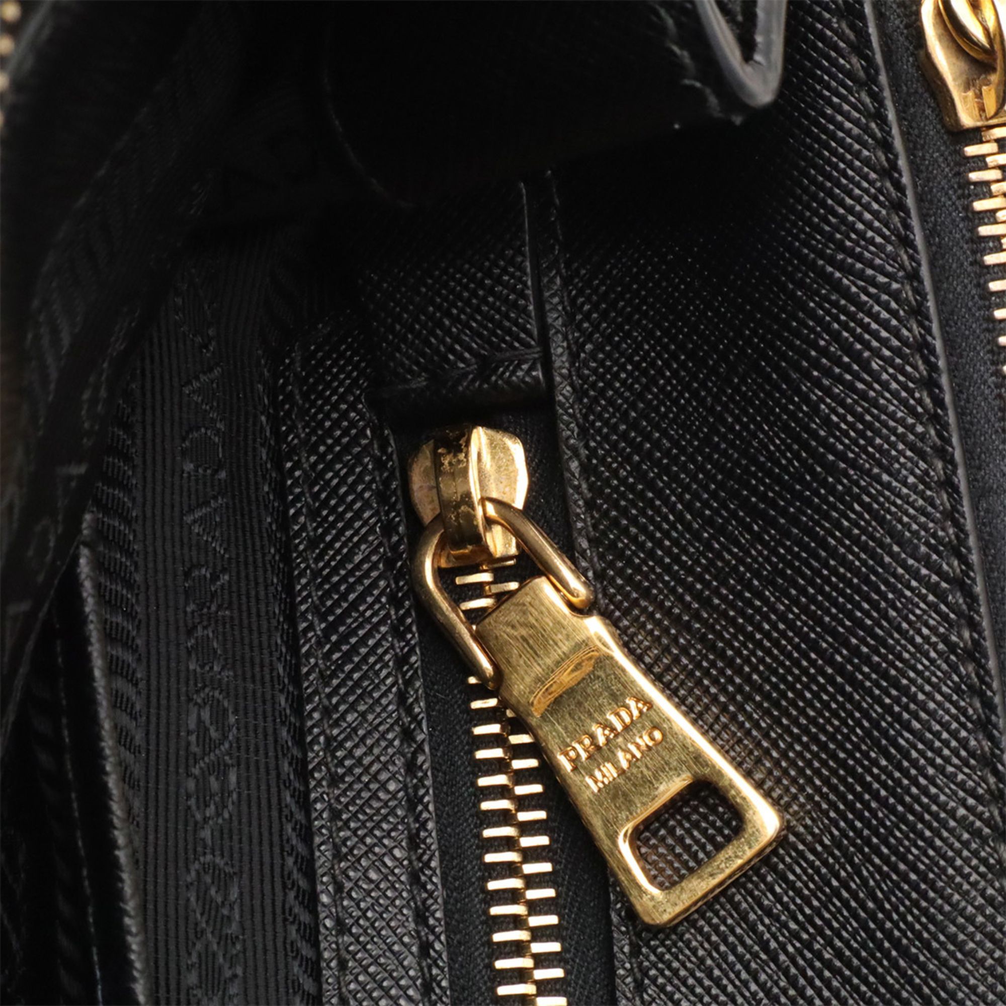 Leather Handbag (Pre-Owned) - Prada - Modalova