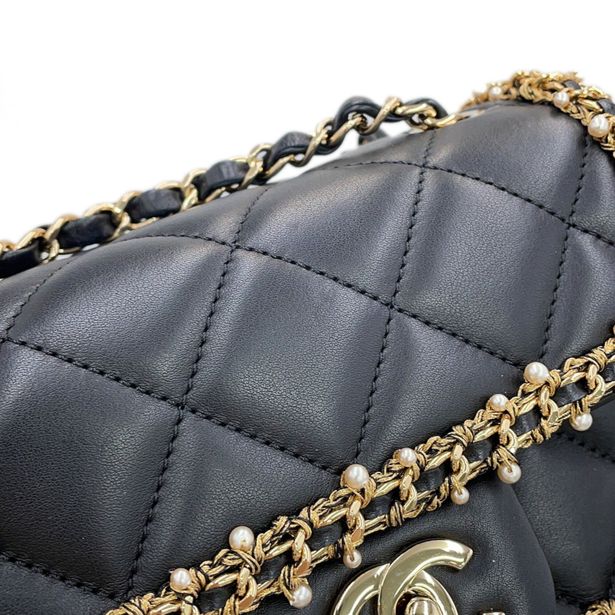 Matelasse Leather Handbag Shoulder Bag (Pre-Owned) - Chanel - Modalova