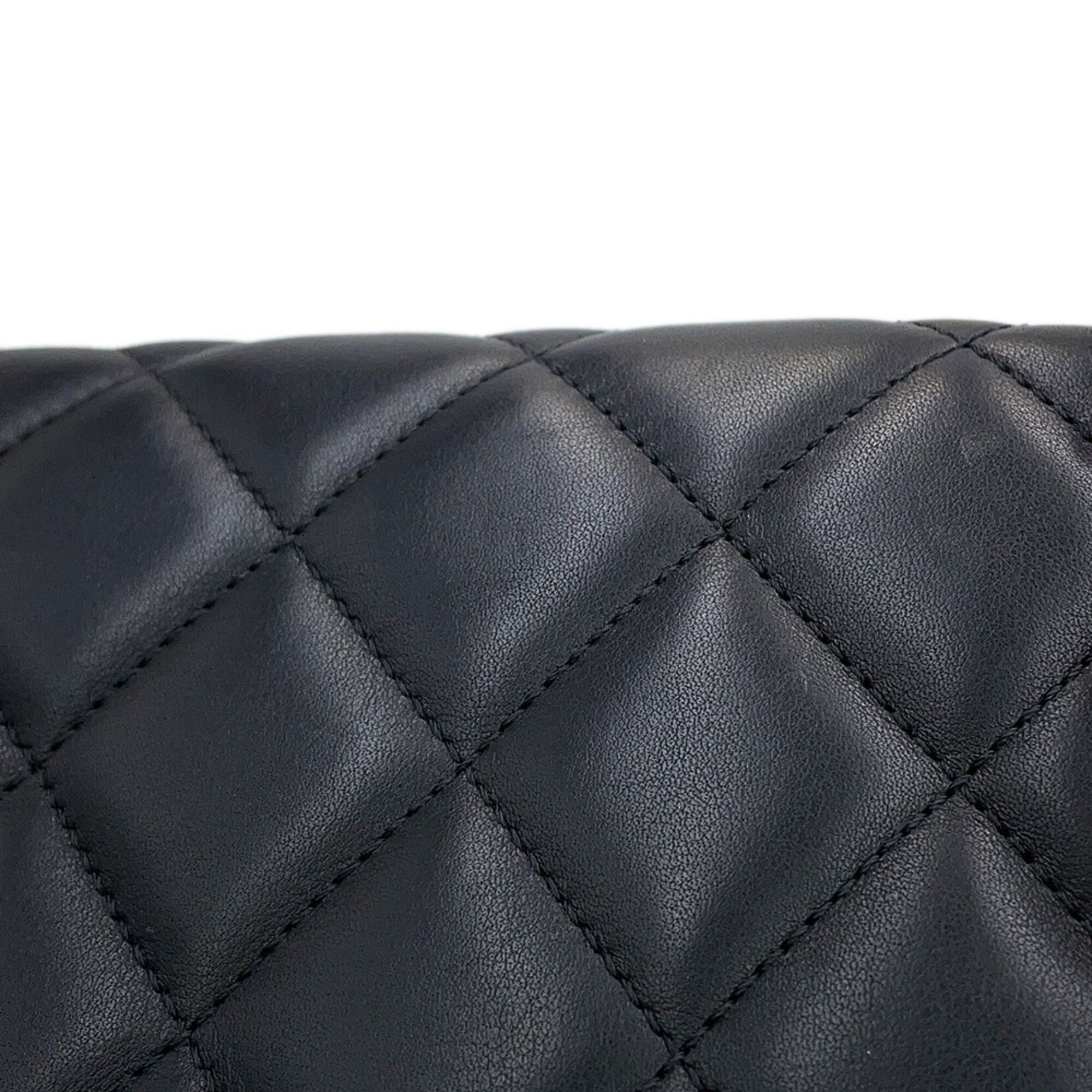Matelasse Leather Handbag Shoulder Bag (Pre-Owned) - Chanel - Modalova