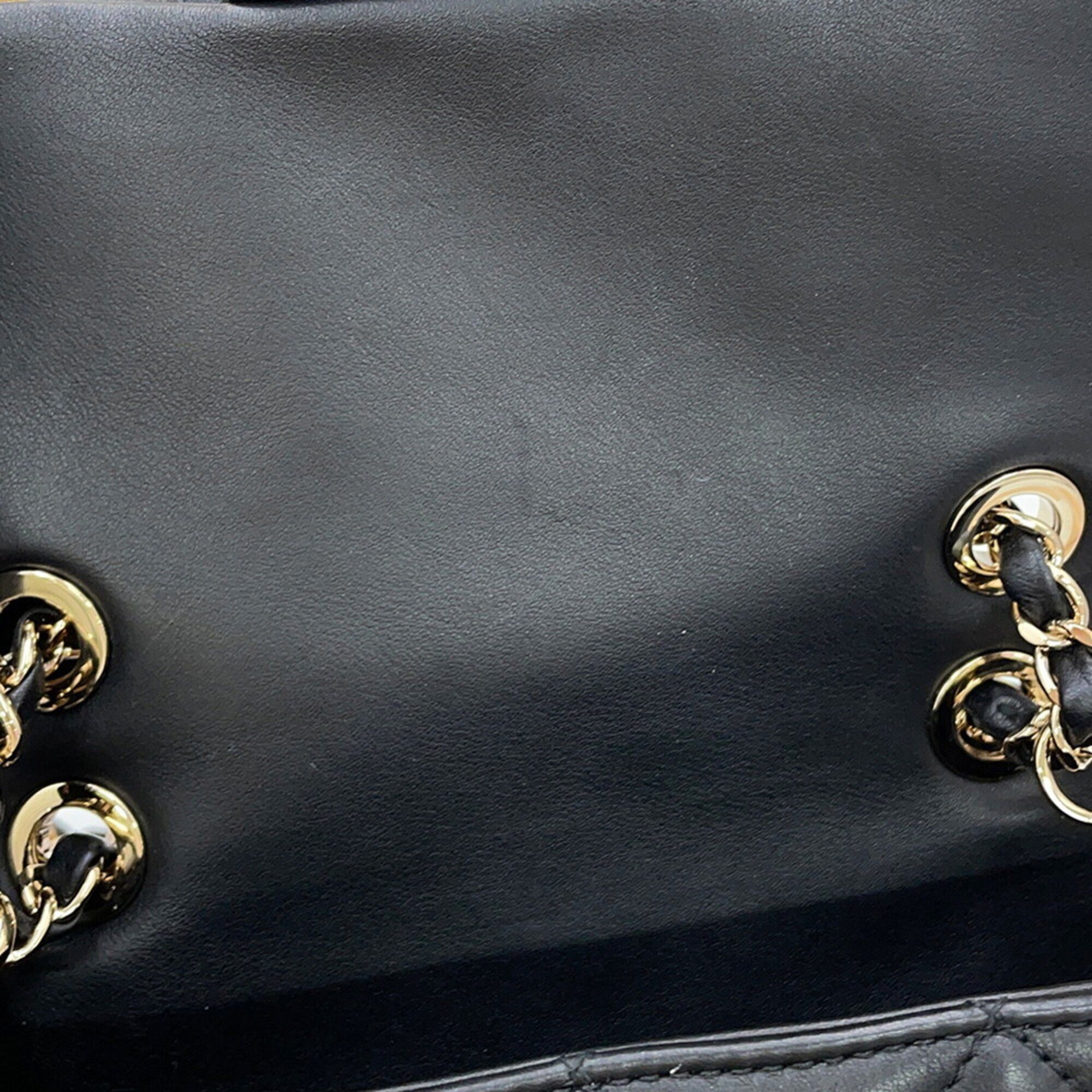 Matelasse Leather Handbag Shoulder Bag (Pre-Owned) - Chanel - Modalova