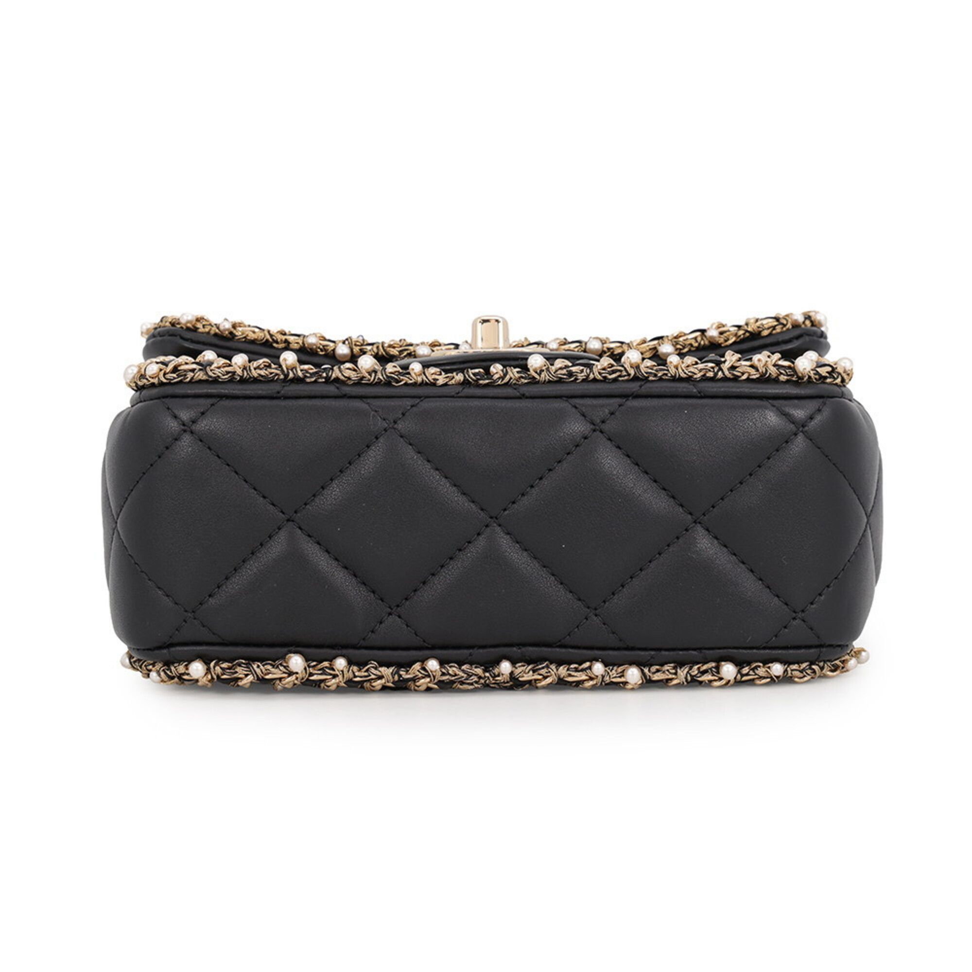 Matelasse Leather Handbag Shoulder Bag (Pre-Owned) - Chanel - Modalova