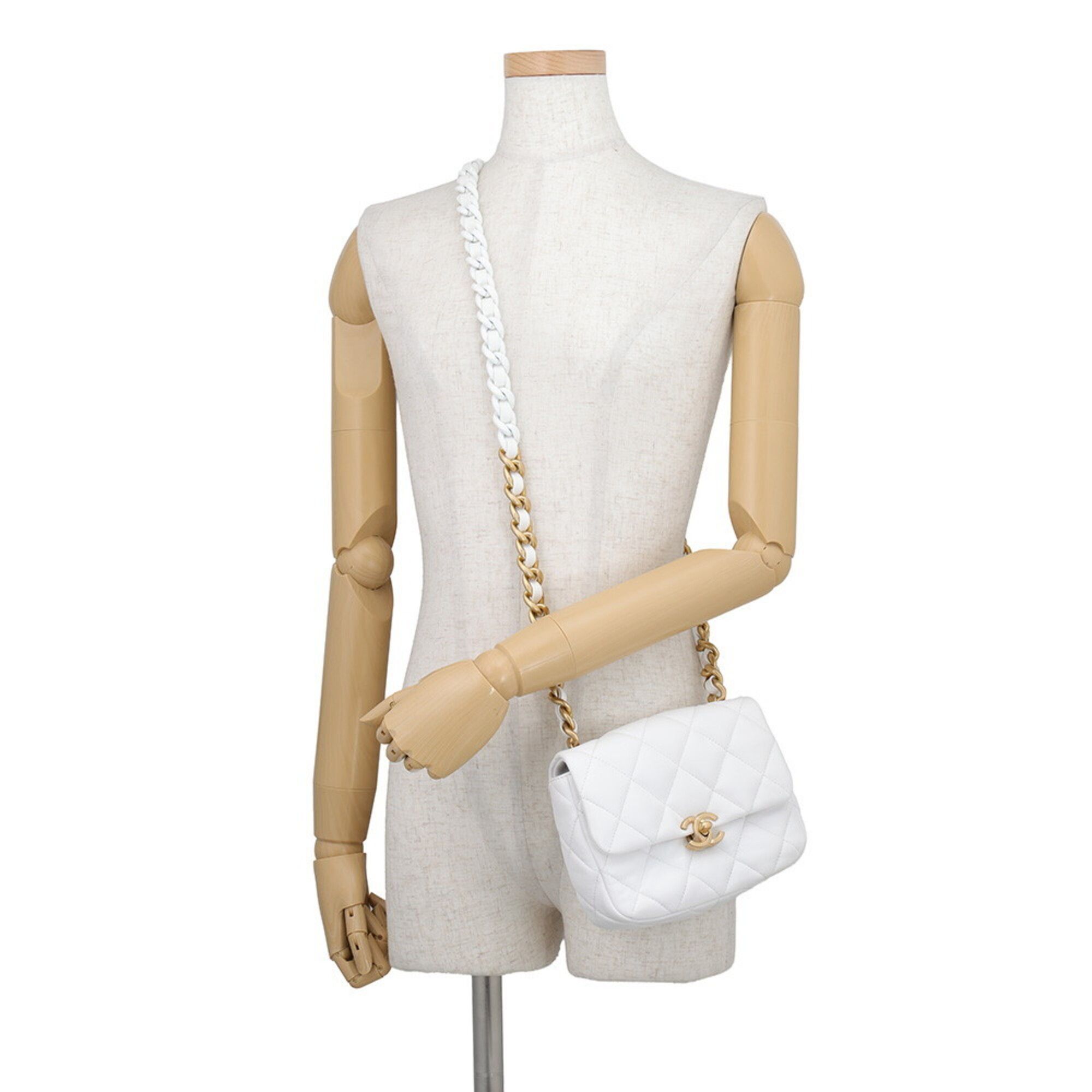 Matelasse Leather Handbag Shoulder Bag (Pre-Owned) - Chanel - Modalova